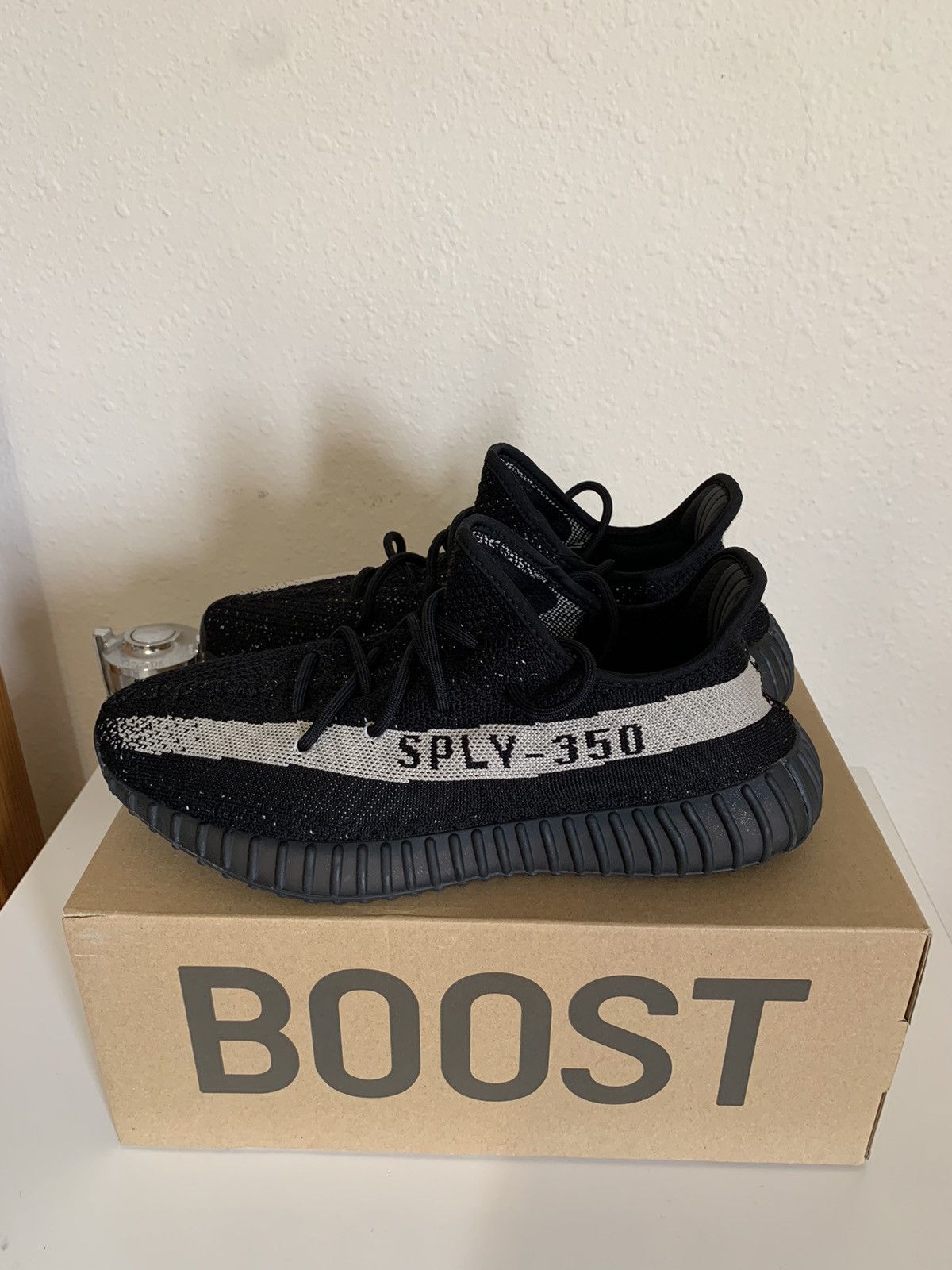 Adidas Yeezy 350 V2 Boost Black White / Oreo Size US 11 / EU 44 - 4 Thumbnail