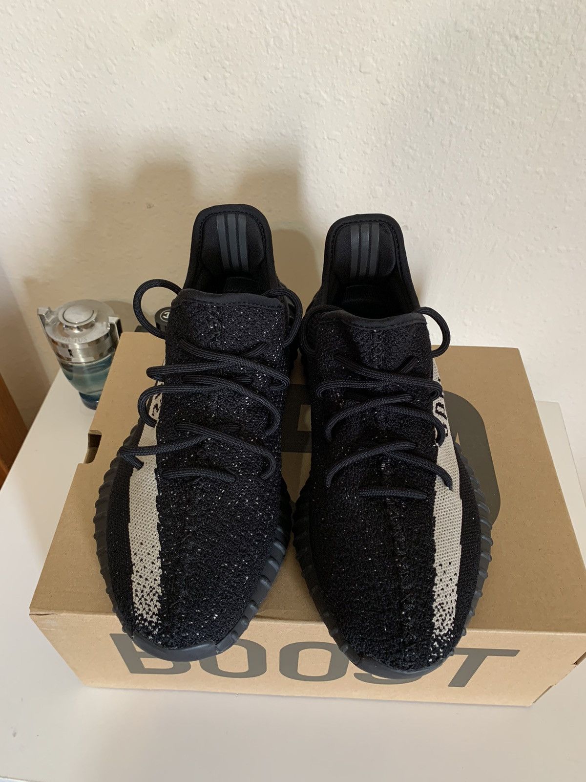 Adidas Yeezy 350 V2 Boost Black White / Oreo Size US 11 / EU 44 - 2 Thumbnail