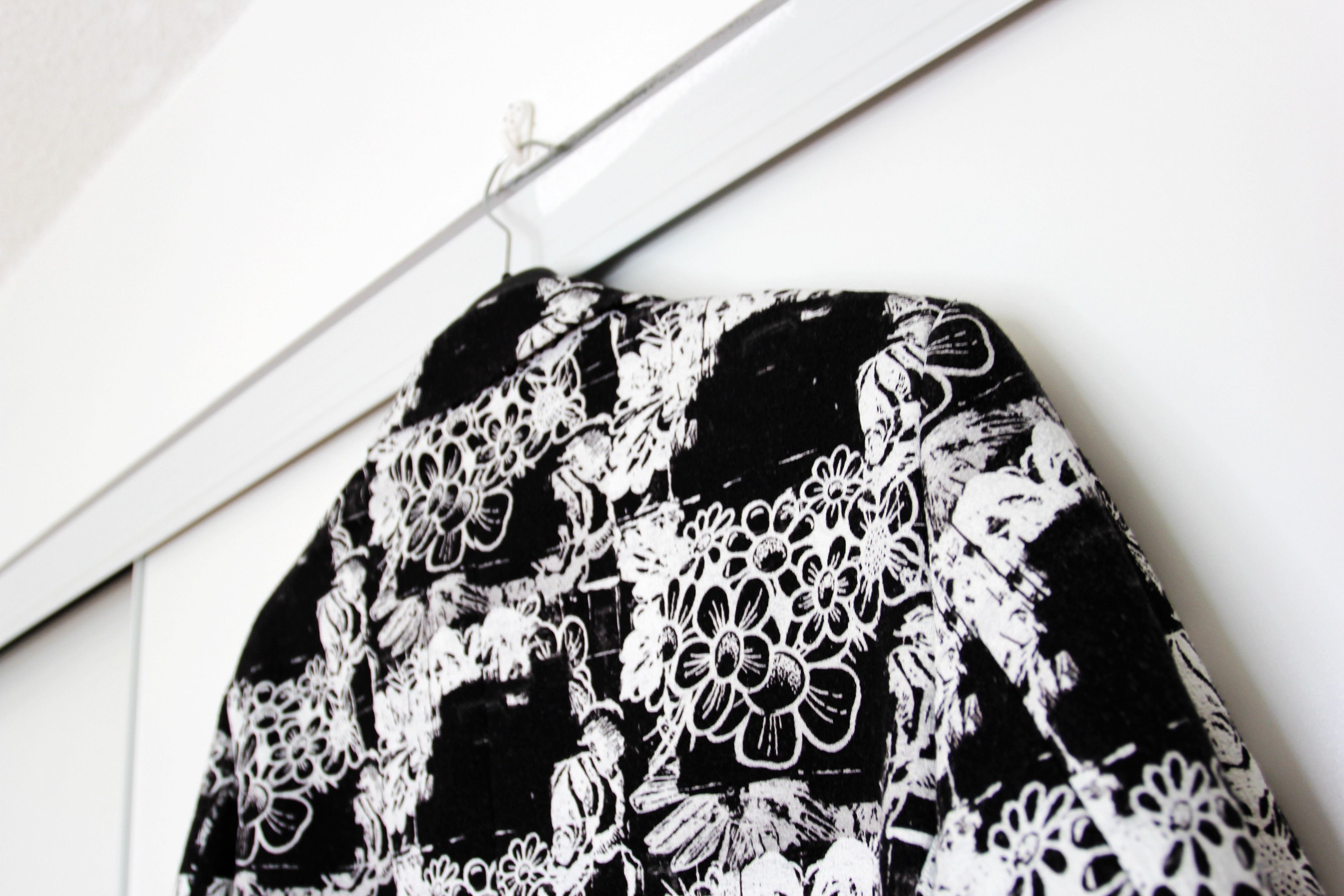 Comme des Garcons Homme Plus BNWT SS22 COMME DES GARCONS HOMME PLUS FLORAL PRINT JACKET L Size US L / EU 52-54 / 3 - 7 Thumbnail