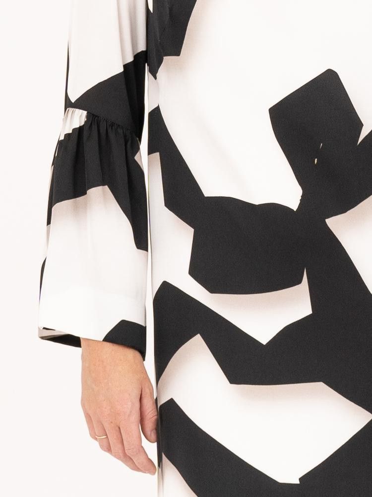 Dries Van Noten BNWT SS20 DRIES VAN NOTEN DANZ FLARE SLEEVE MID DRESS 34 Size XXS / US 00 / IT 34 - 12 Thumbnail
