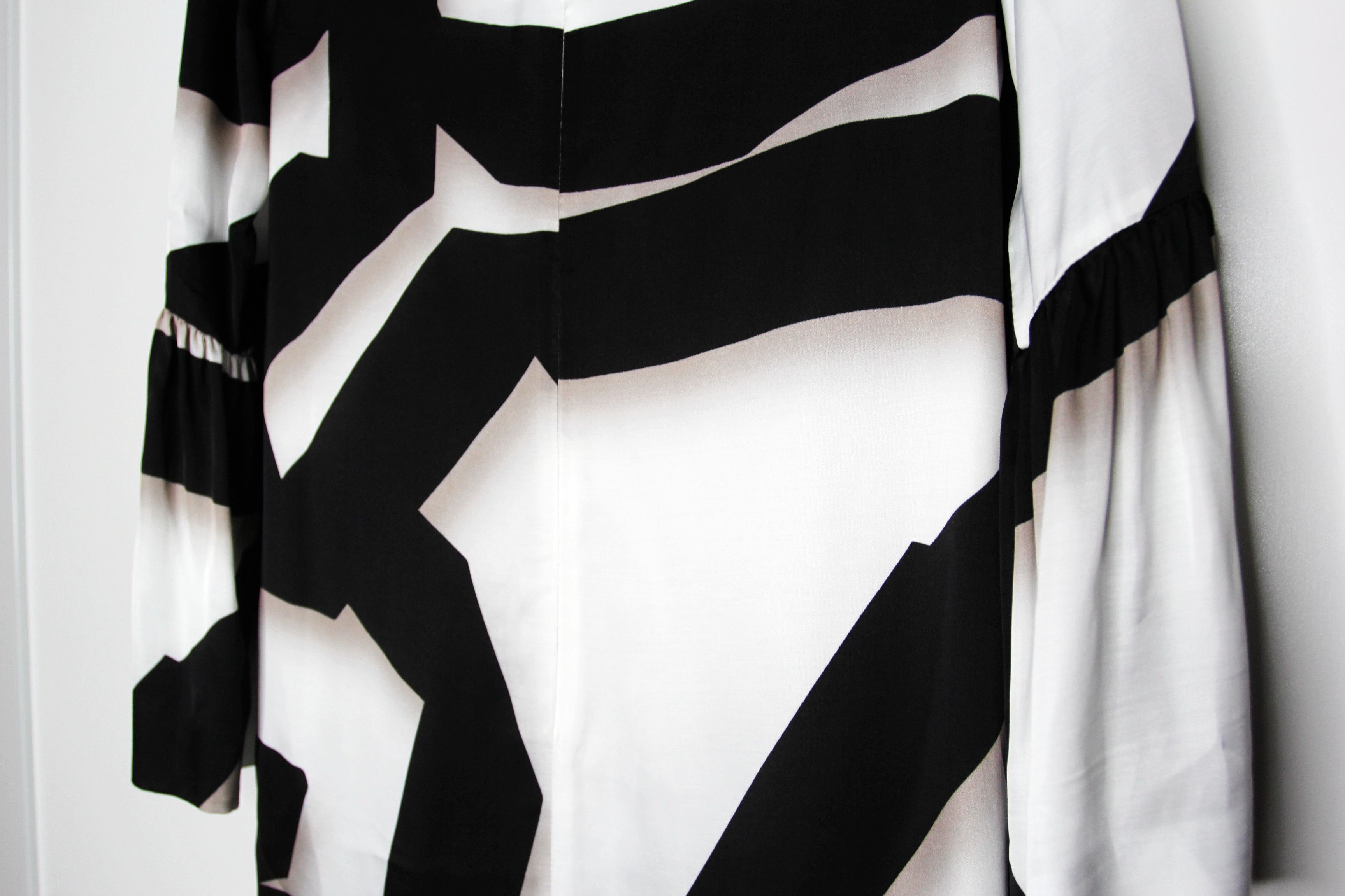 Dries Van Noten BNWT SS20 DRIES VAN NOTEN DANZ FLARE SLEEVE MID DRESS 34 Size XXS / US 00 / IT 34 - 7 Thumbnail