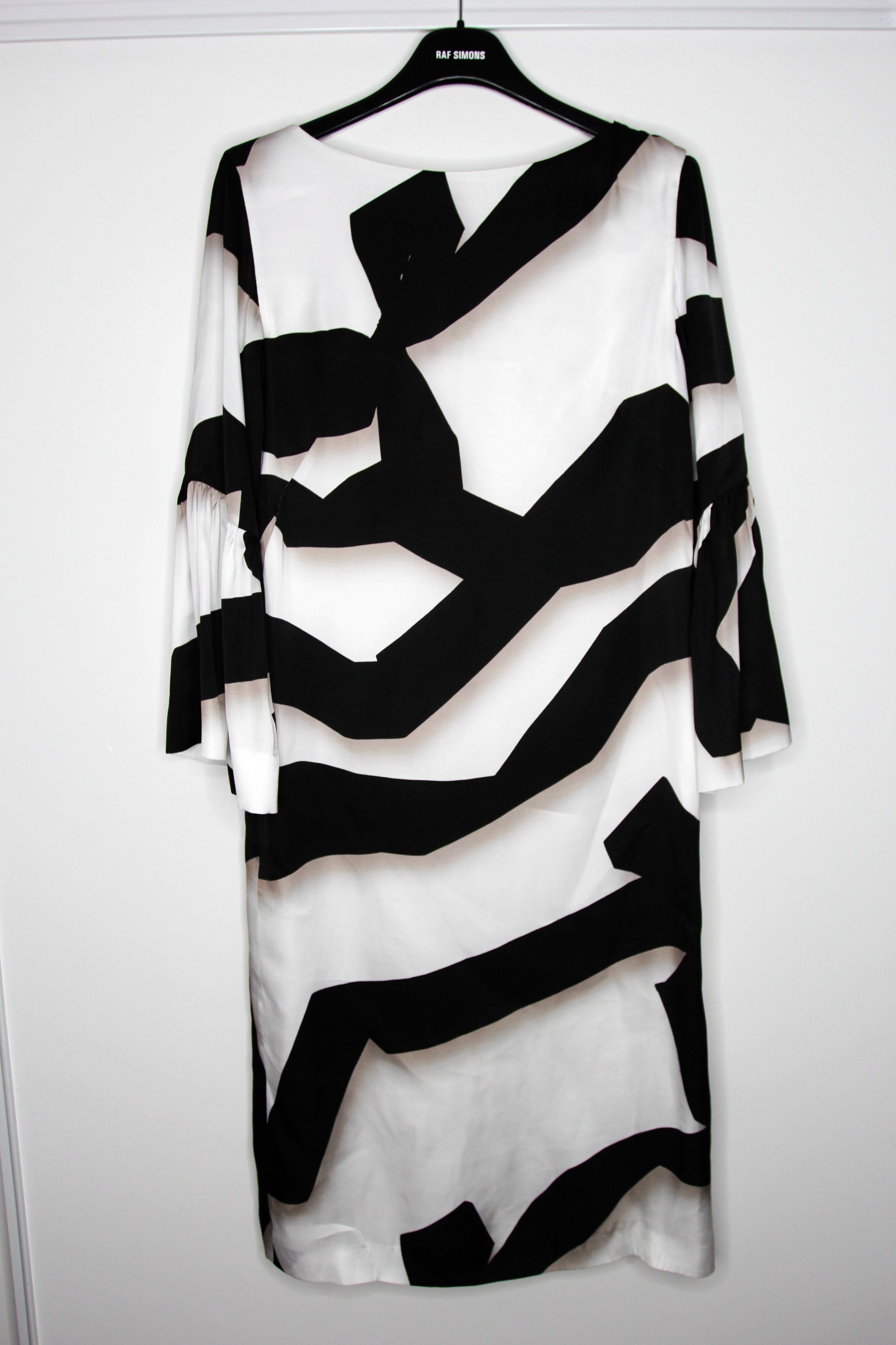 Dries Van Noten BNWT SS20 DRIES VAN NOTEN DANZ FLARE SLEEVE MID DRESS 34 Size XXS / US 00 / IT 34 - 3 Thumbnail
