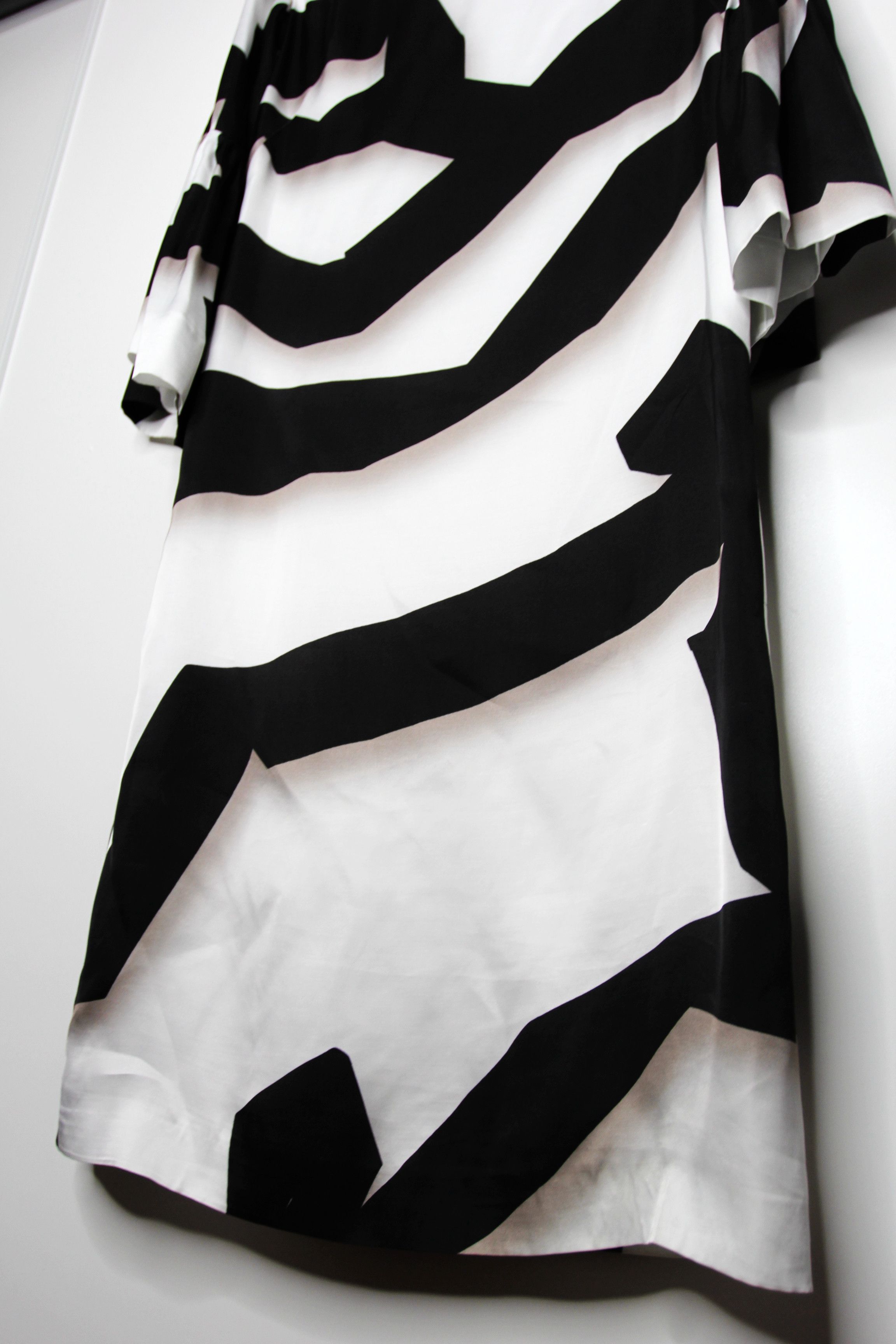 Dries Van Noten BNWT SS20 DRIES VAN NOTEN DANZ FLARE SLEEVE MID DRESS 34 Size XXS / US 00 / IT 34 - 5 Thumbnail