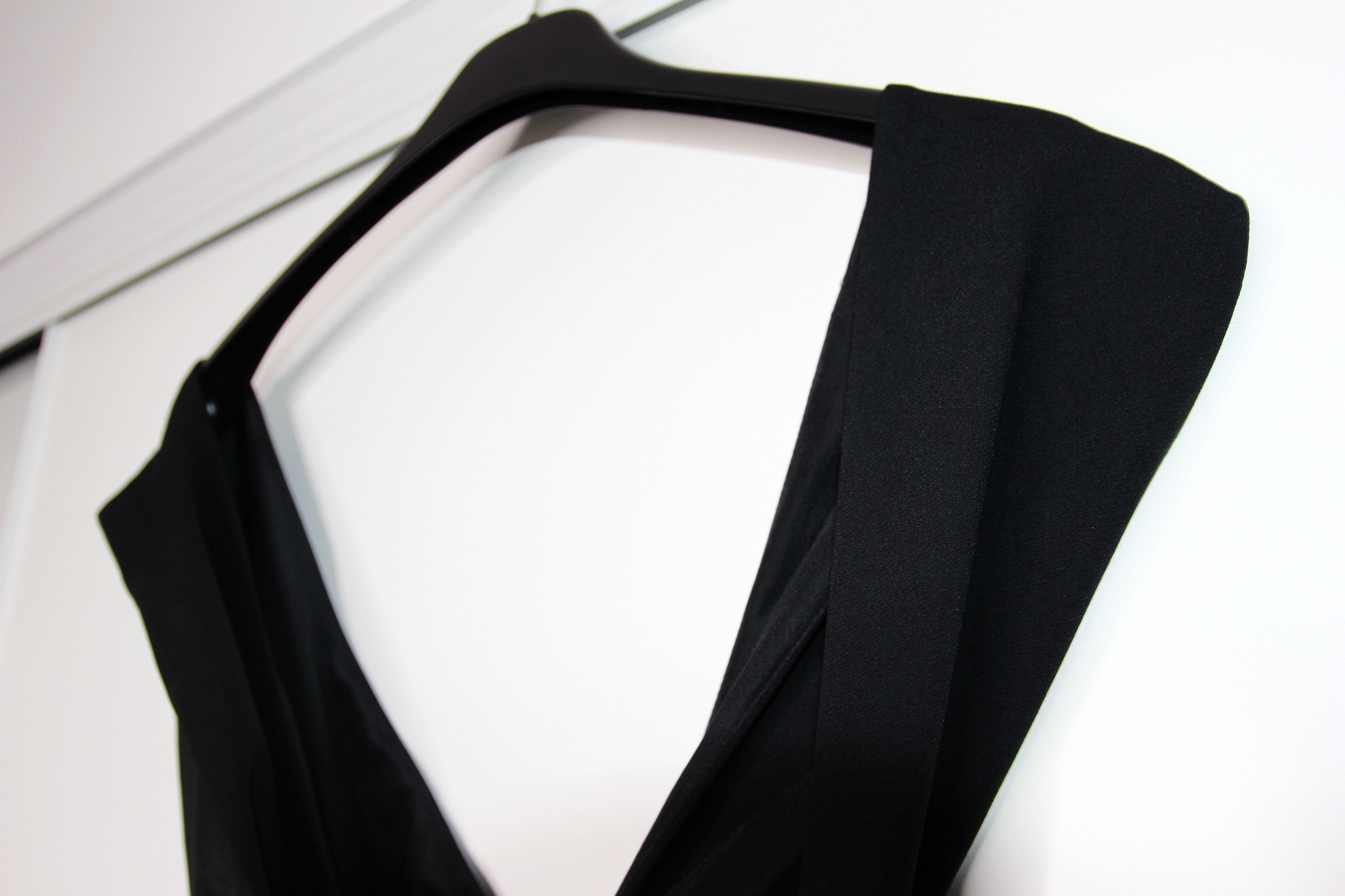 Victoria Beckham BNWT SS20 VICTORIA BECKHAM CUTOUT HALTERNECK DRESS 44 Size M / US 6-8 / IT 42-44 - 7 Thumbnail