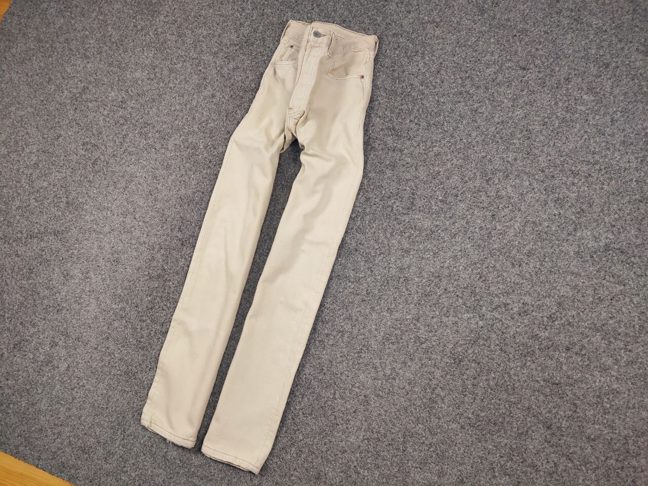 Levi's Vintage 90's levis 501 Beige faded Denim Jeans made in usa Size US 31 - 3 Thumbnail