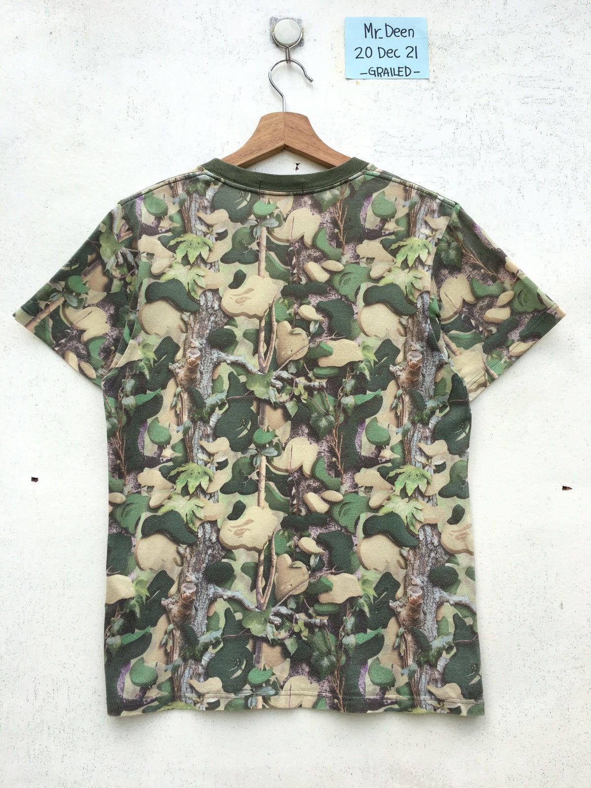 Bape Village Camo Tee Size US S / EU 44-46 / 1 - 14 Thumbnail