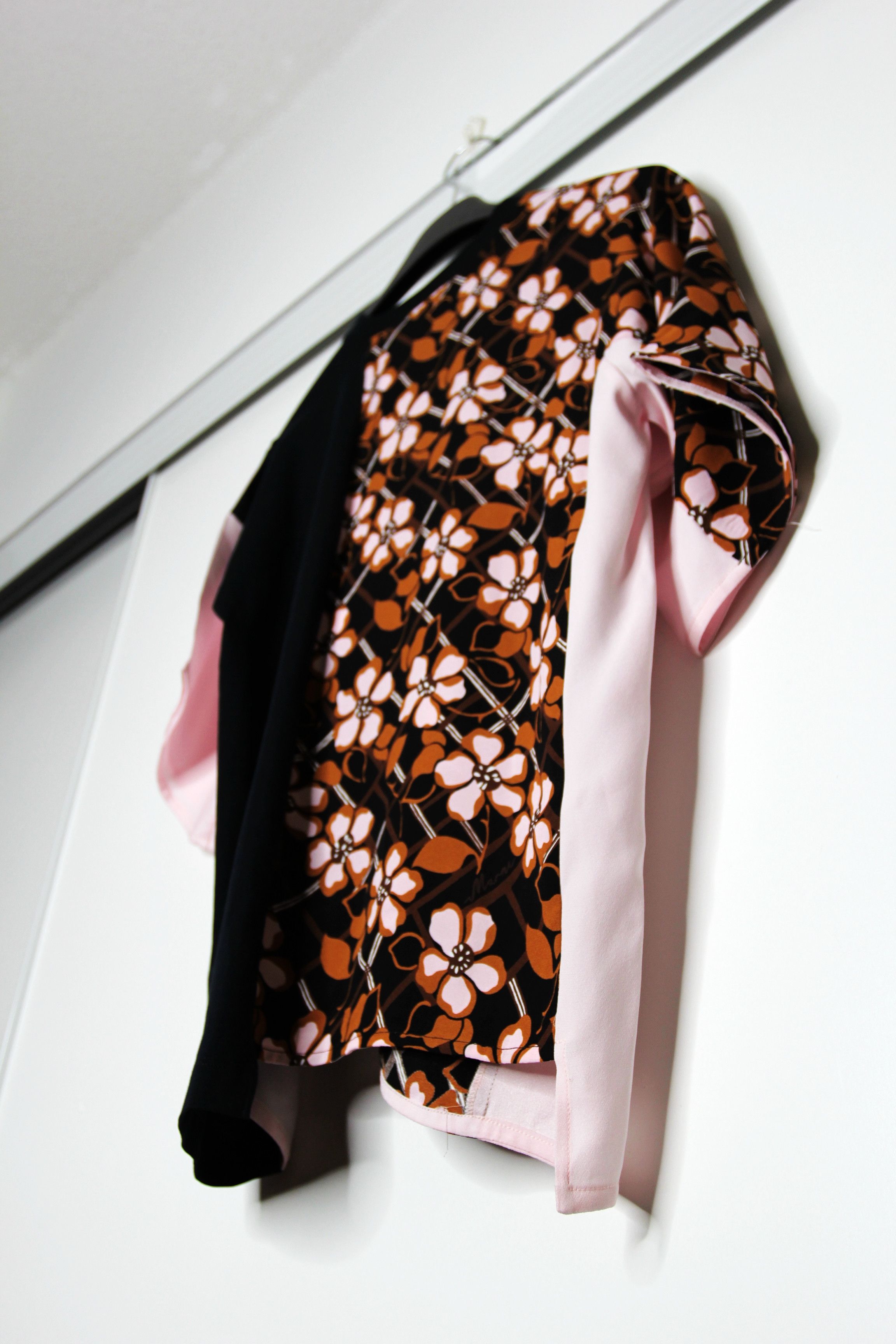 Marni BNWT AW21 MARNI PANELLED FLORAL PRINT TSHIRT 42 Size US M / EU 48-50 / 2 - 8 Thumbnail