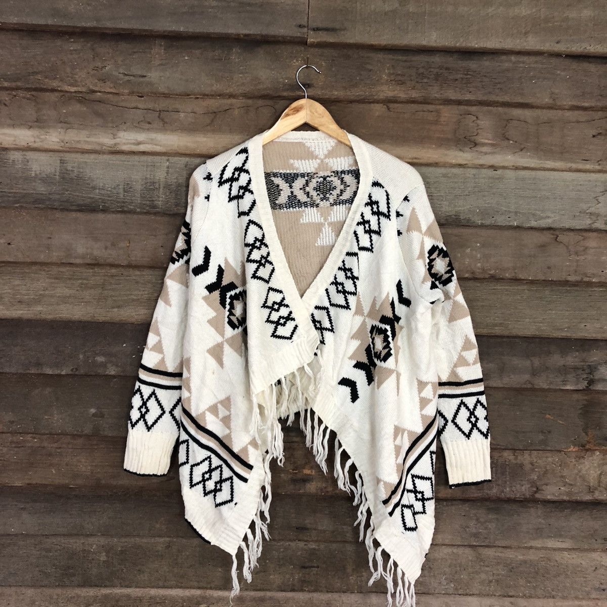 Japanese Brand DL Anap Cream Knit Cloaks Capes navajo design #5636 Size US M / EU 48-50 / 2 - 3 Thumbnail