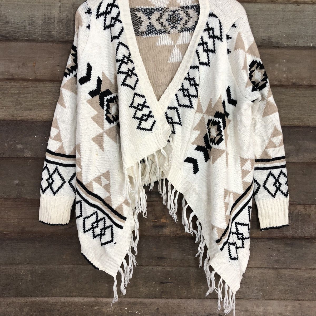 Japanese Brand DL Anap Cream Knit Cloaks Capes navajo design #5636 Size US M / EU 48-50 / 2 - 8 Thumbnail