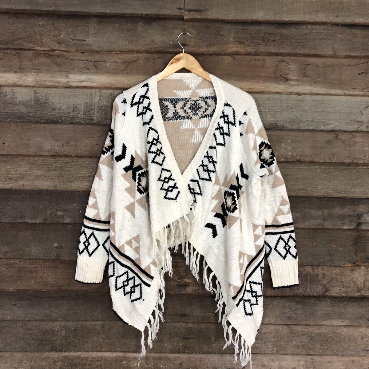 Japanese Brand DL Anap Cream Knit Cloaks Capes navajo design #5636 Size US M / EU 48-50 / 2 - 1 Thumbnail