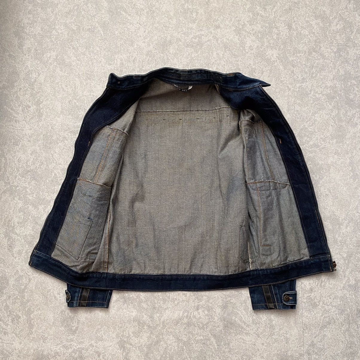 Japanese Brand Vintage Archival Distressed Denim Jacket Size US L / EU 52-54 / 3 - 12 Thumbnail