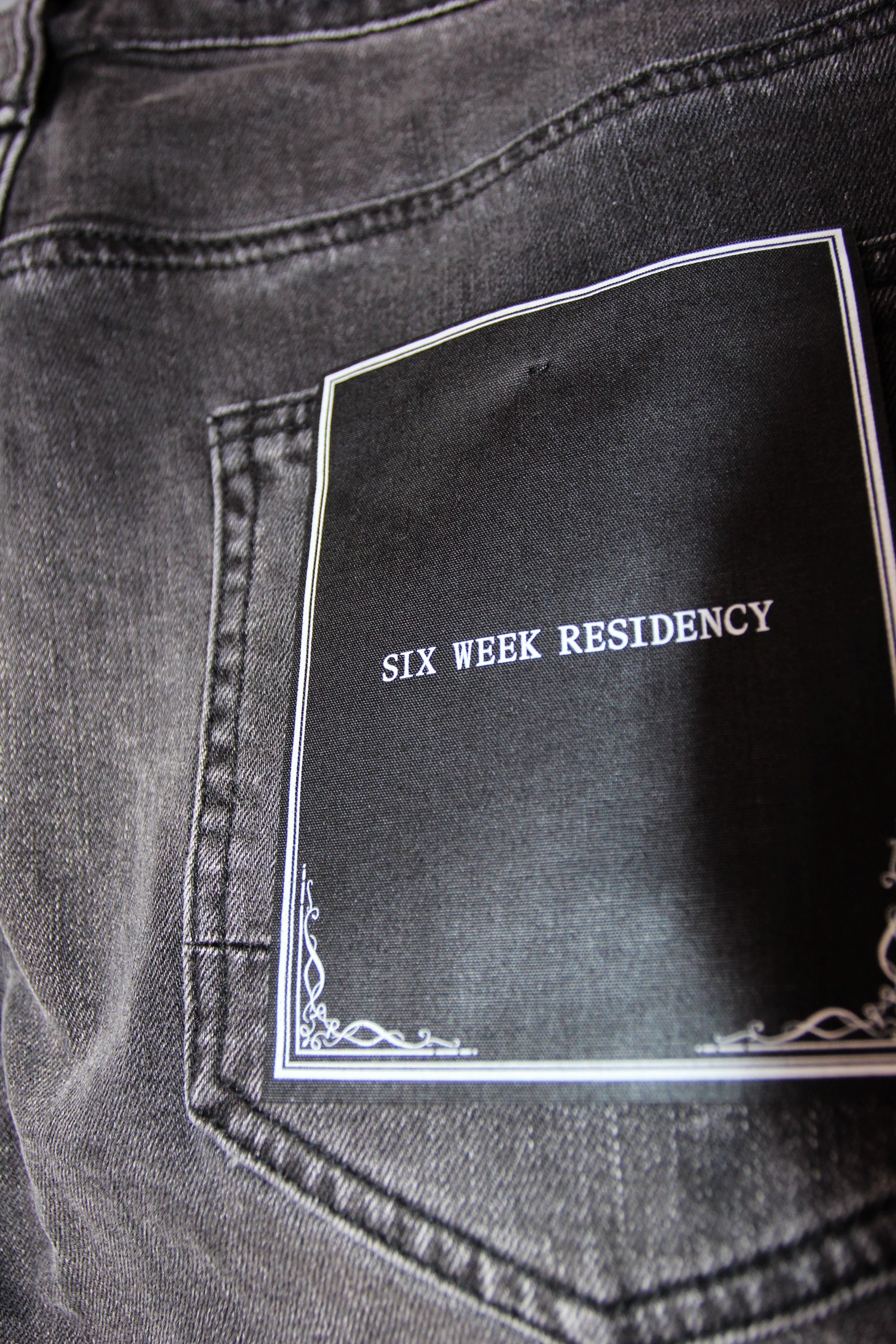 Other BNWT AW20 SIX WEEK RESIDENCY DISTRESSED FADED JEANS 30 Size US 30 / EU 46 - 6 Thumbnail