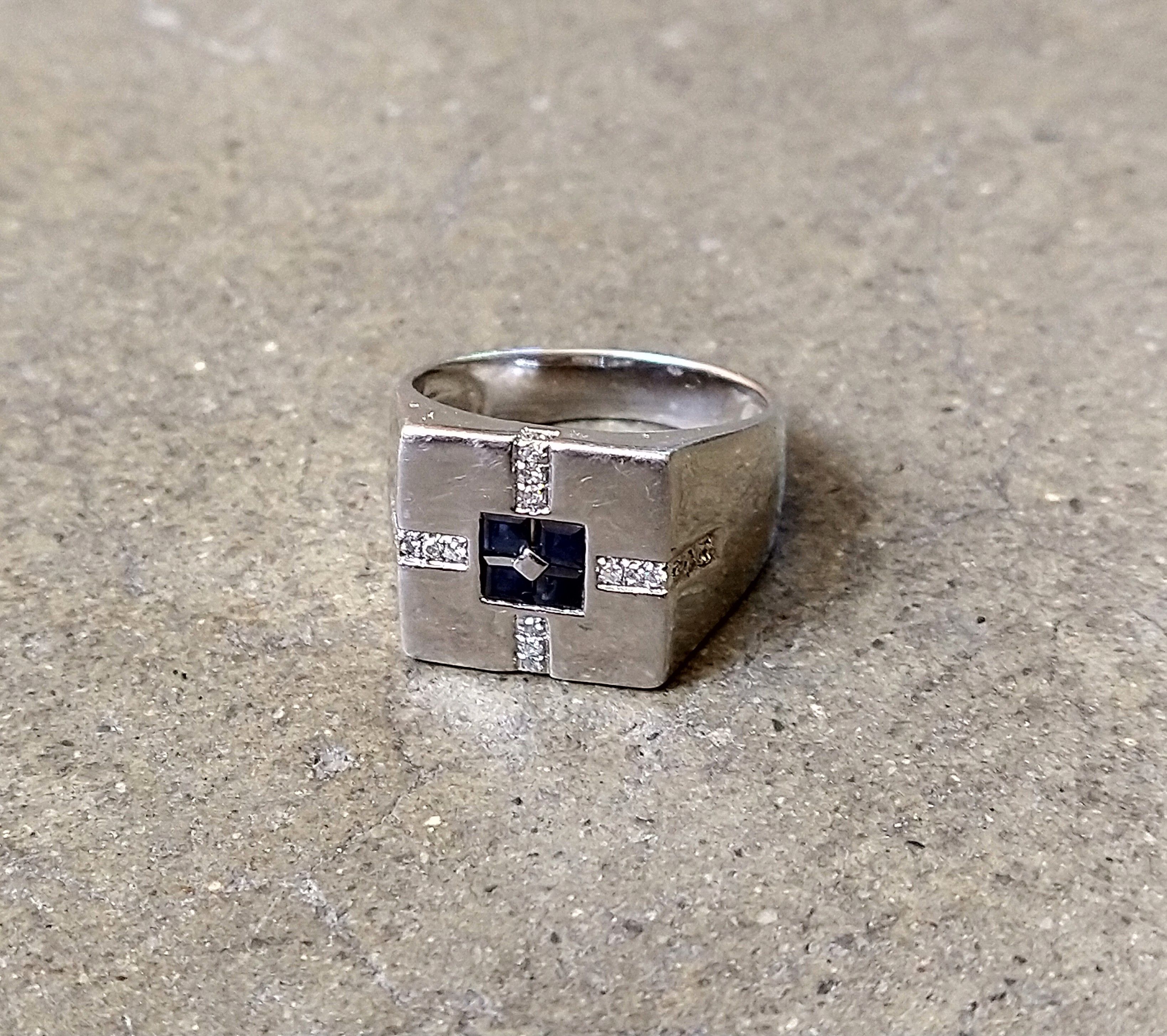 Jewelry Vintage Sterling Silver Ring Blue Glass Size 8.75 Square Size ONE SIZE - 1 Thumbnail