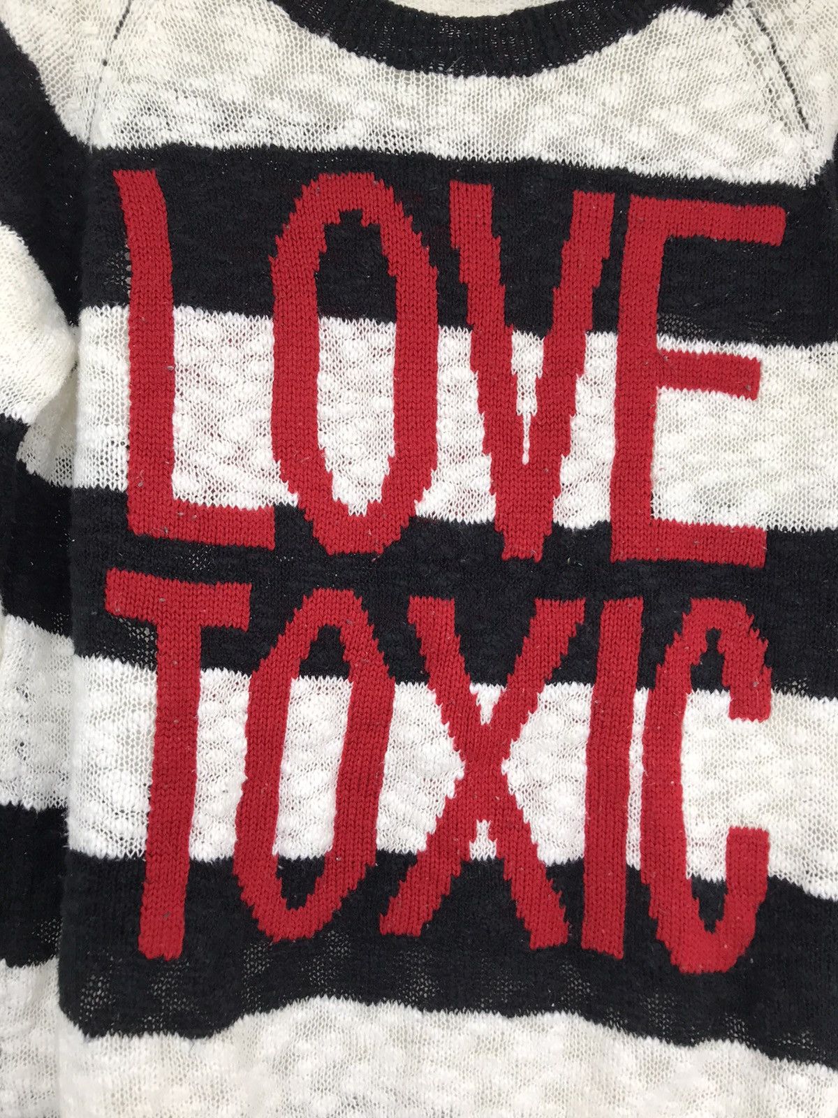 20471120 Vintage Love Toxic Knitwear A5 Size US M / EU 48-50 / 2 - 5 Thumbnail