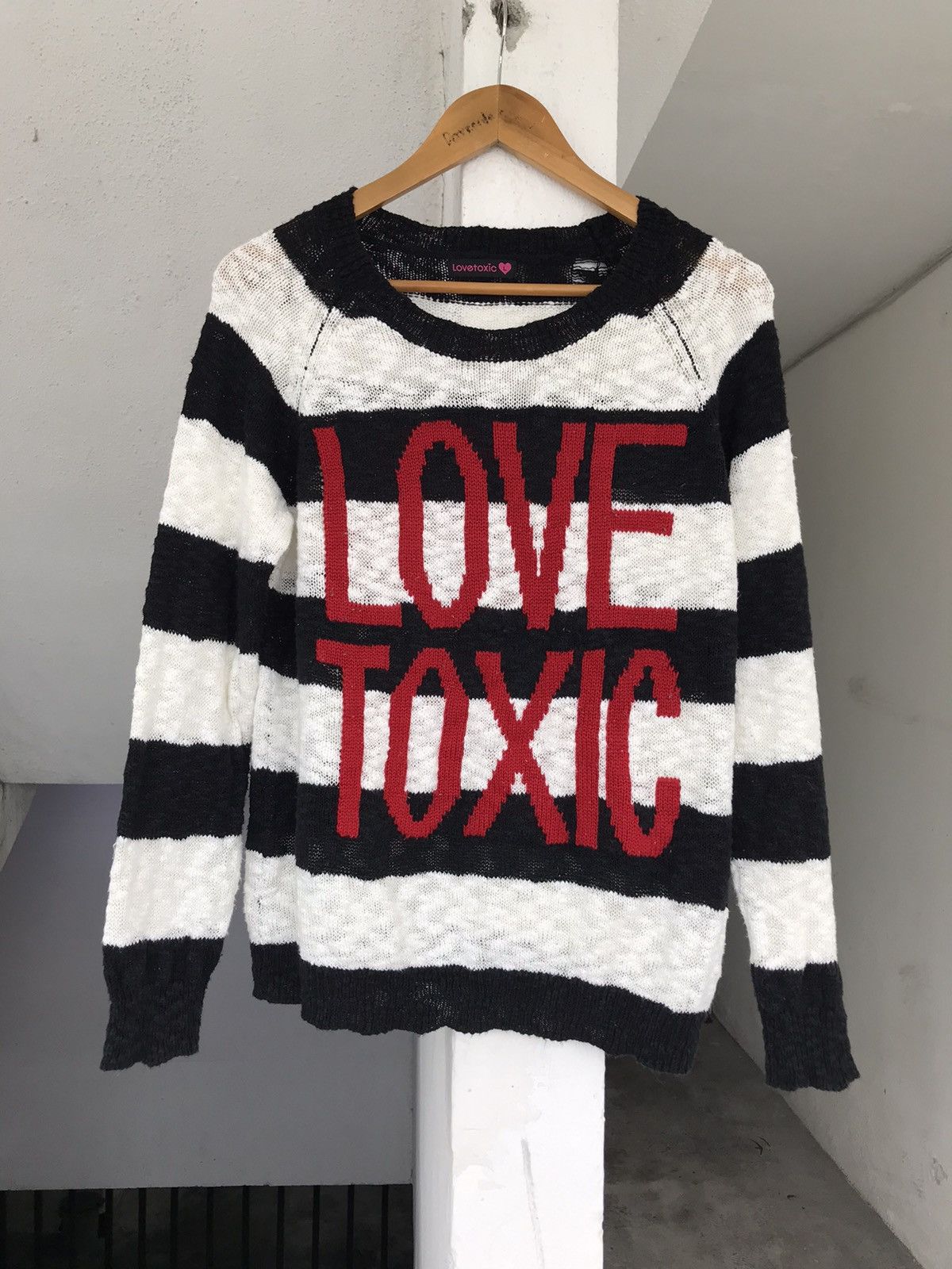 20471120 Vintage Love Toxic Knitwear A5 Size US M / EU 48-50 / 2 - 4 Thumbnail