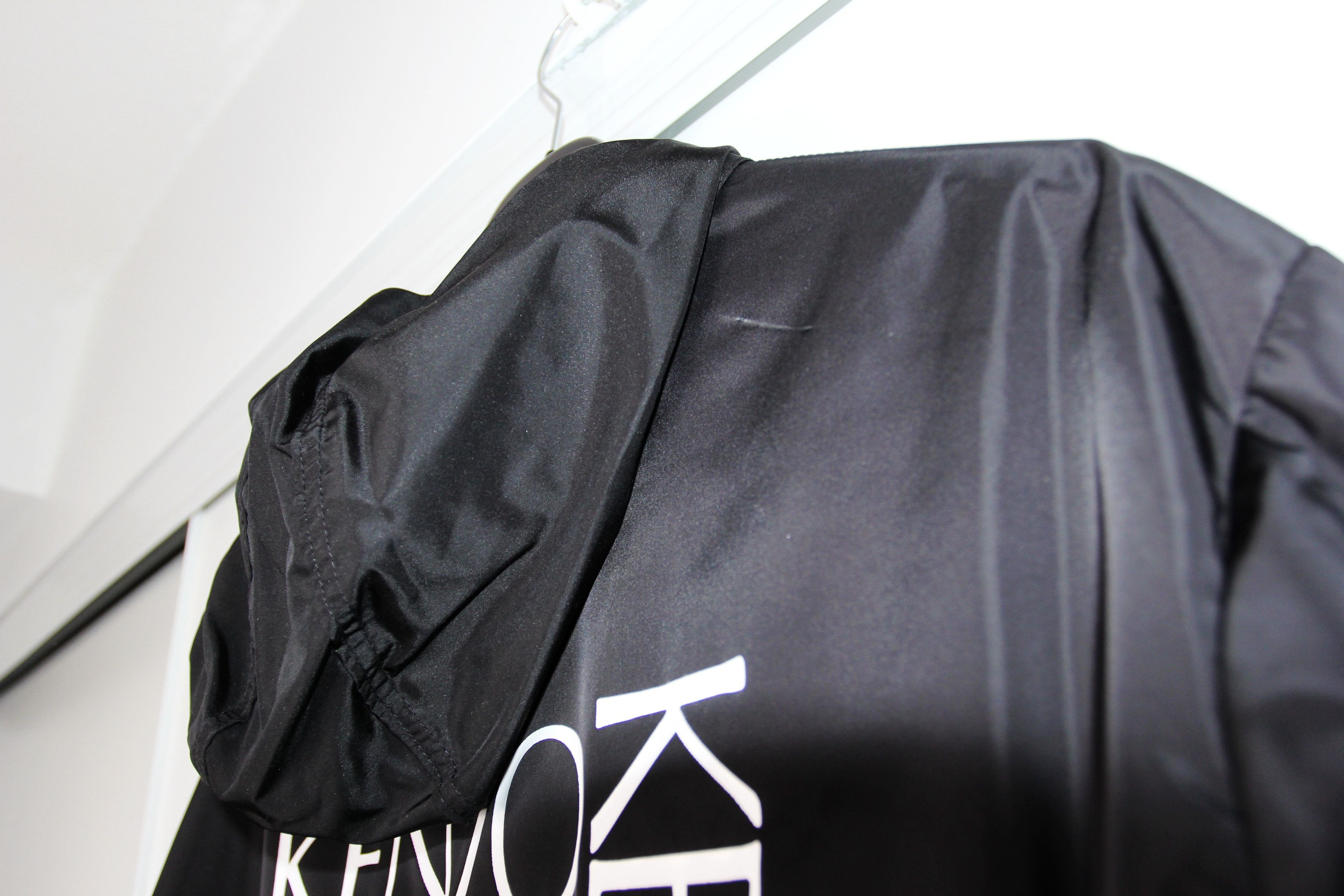 Kenzo BNWT SS19 KENZO PACKABLE HOOD RAINCOAT M Size US M / EU 48-50 / 2 - 7 Thumbnail