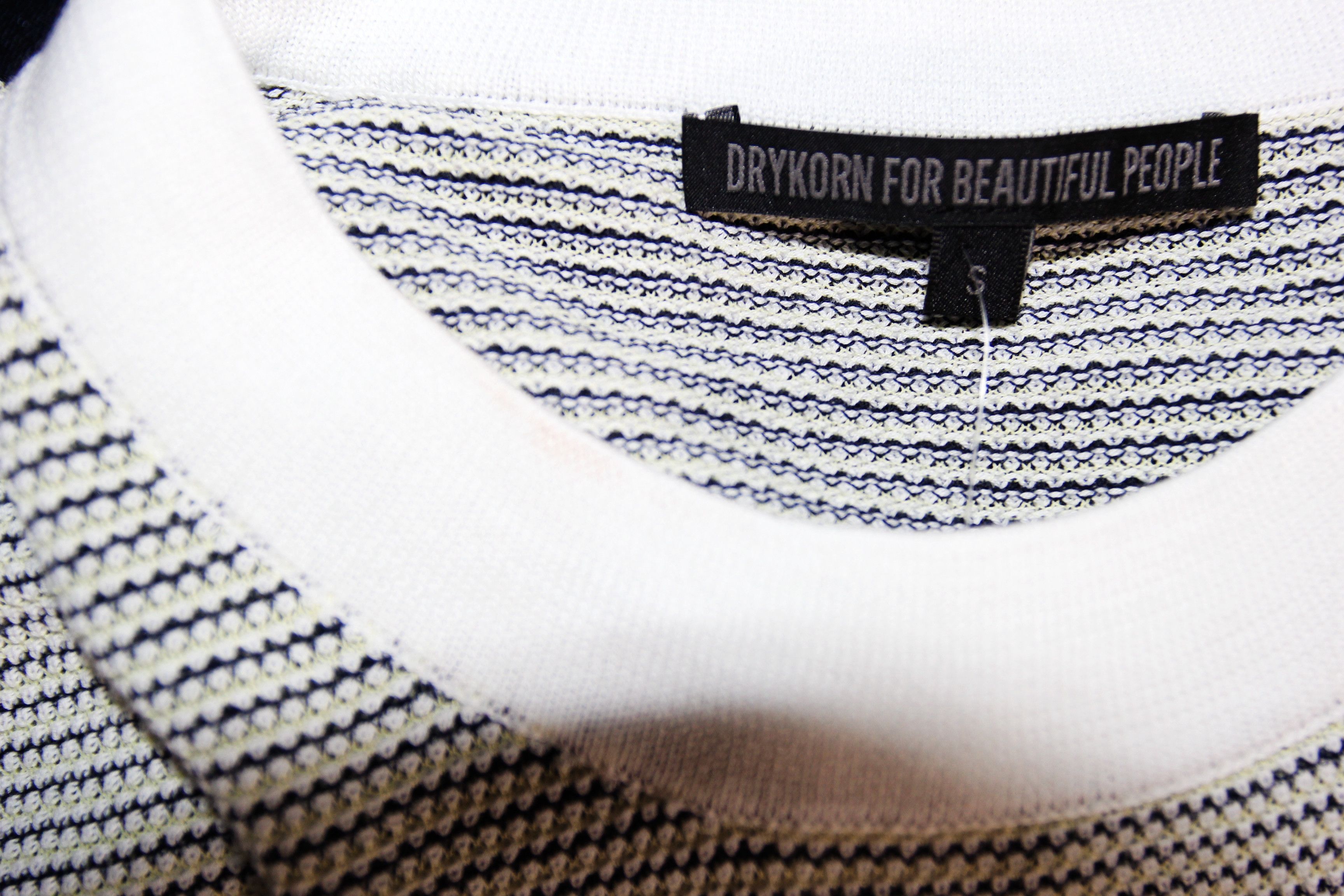DRYKORN BNWT SS20 DRYKORN KNITWEAR S Size US S / EU 44-46 / 1 - 6 Thumbnail