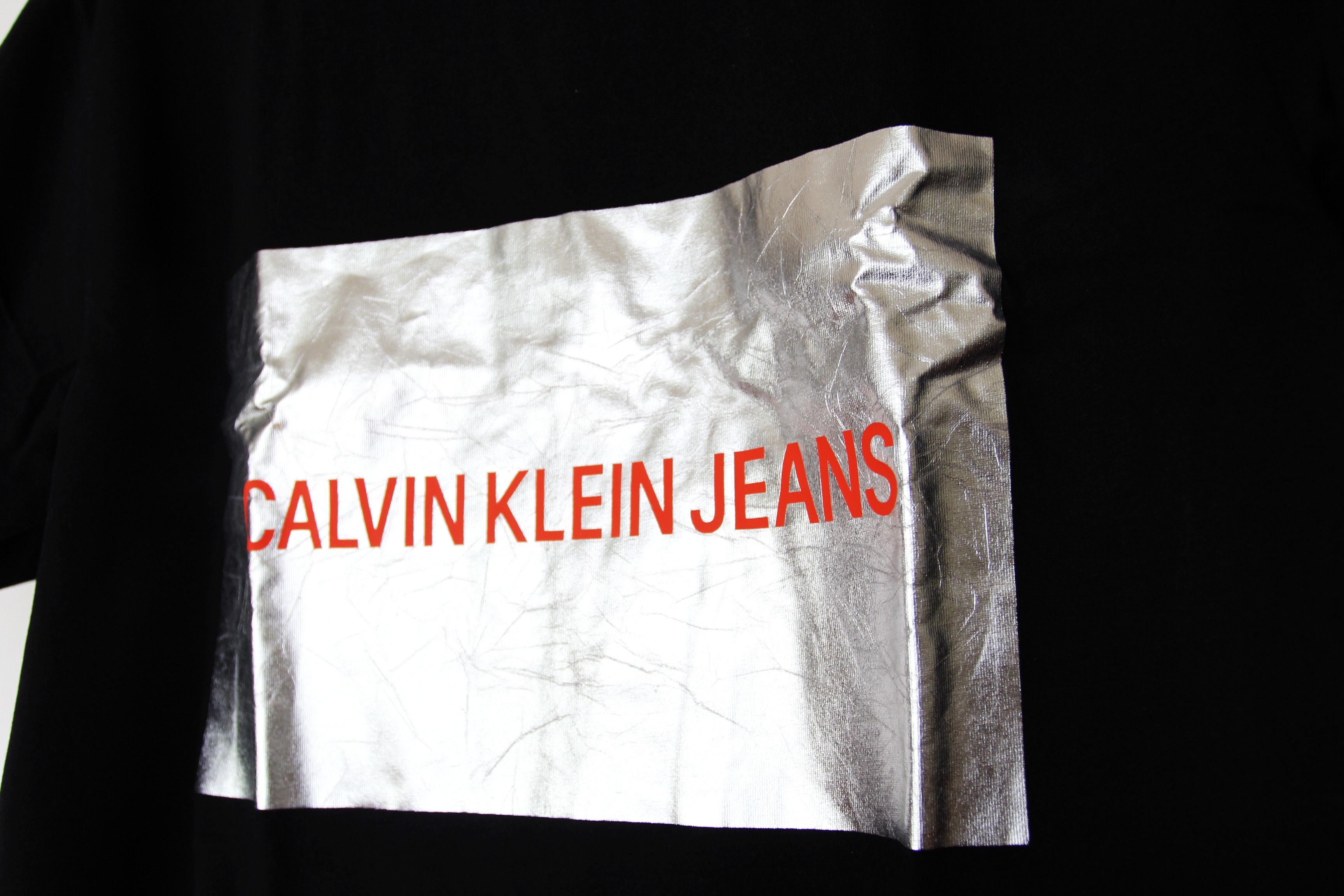 Calvin Klein BNWT SS19 CALVIN KLEIN JEANS SILVER LOGO T-SHIRT L Size US L / EU 52-54 / 3 - 6 Thumbnail