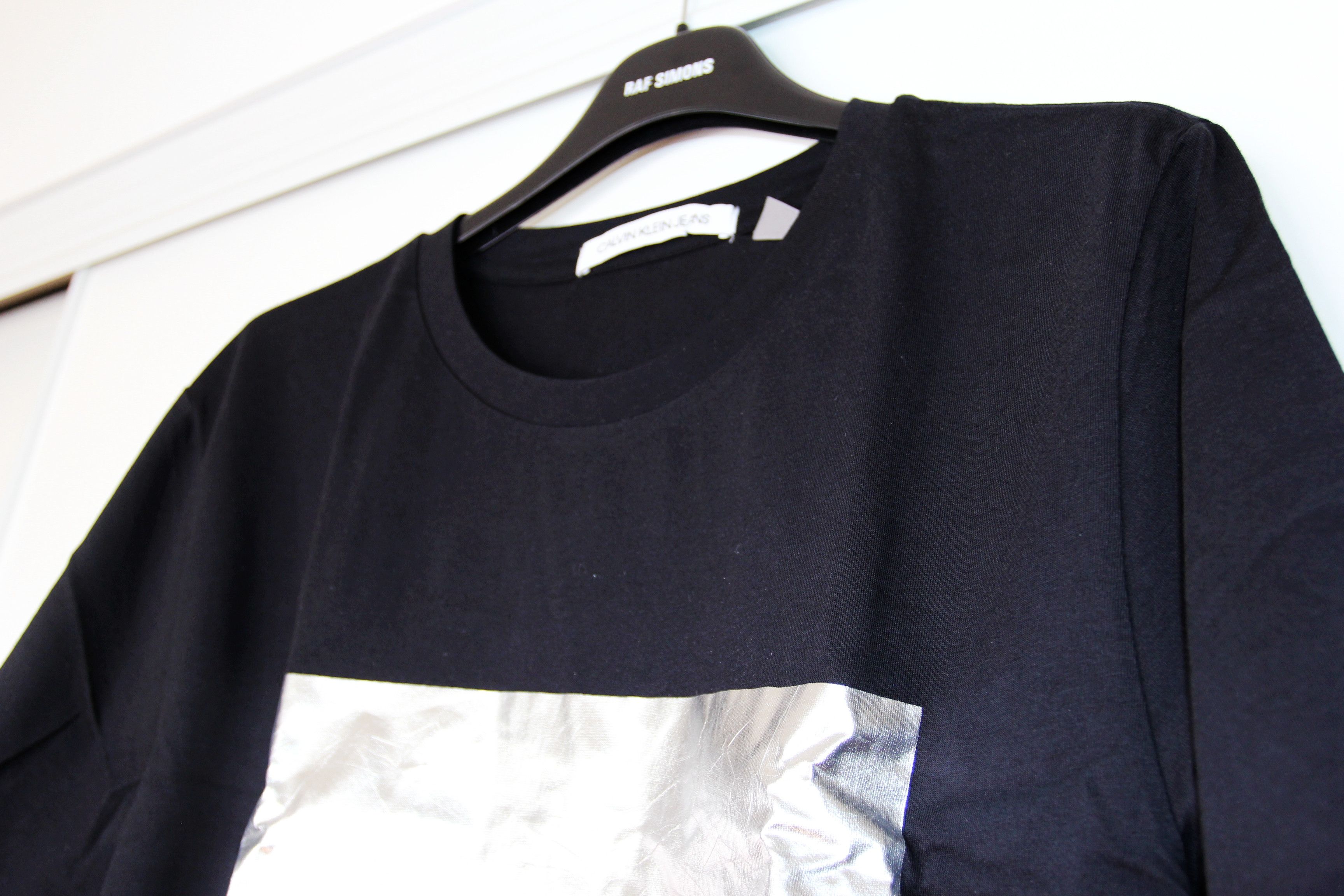 Calvin Klein BNWT SS19 CALVIN KLEIN JEANS SILVER LOGO T-SHIRT L Size US L / EU 52-54 / 3 - 4 Thumbnail
