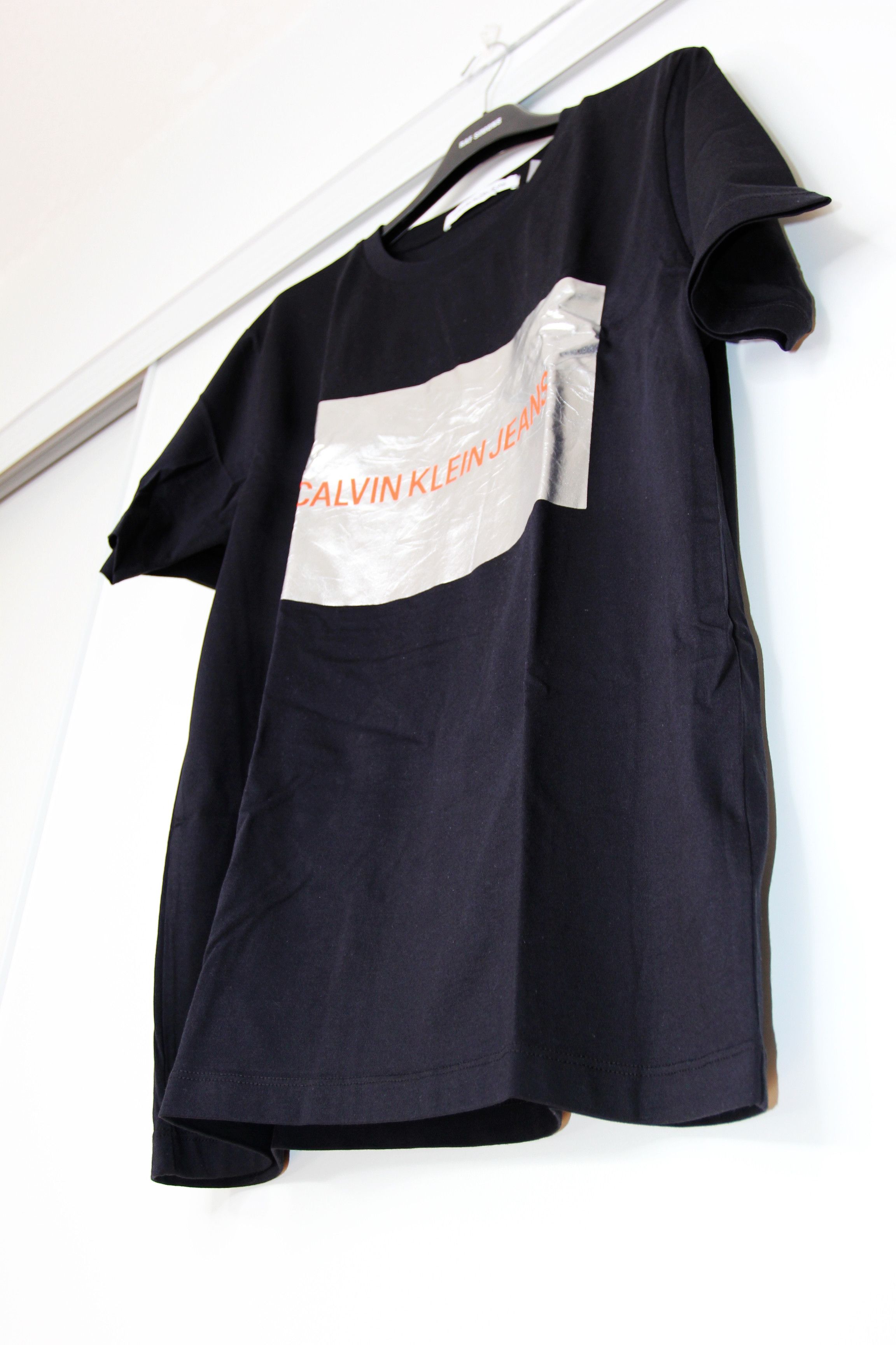 Calvin Klein BNWT SS19 CALVIN KLEIN JEANS SILVER LOGO T-SHIRT L Size US L / EU 52-54 / 3 - 5 Thumbnail
