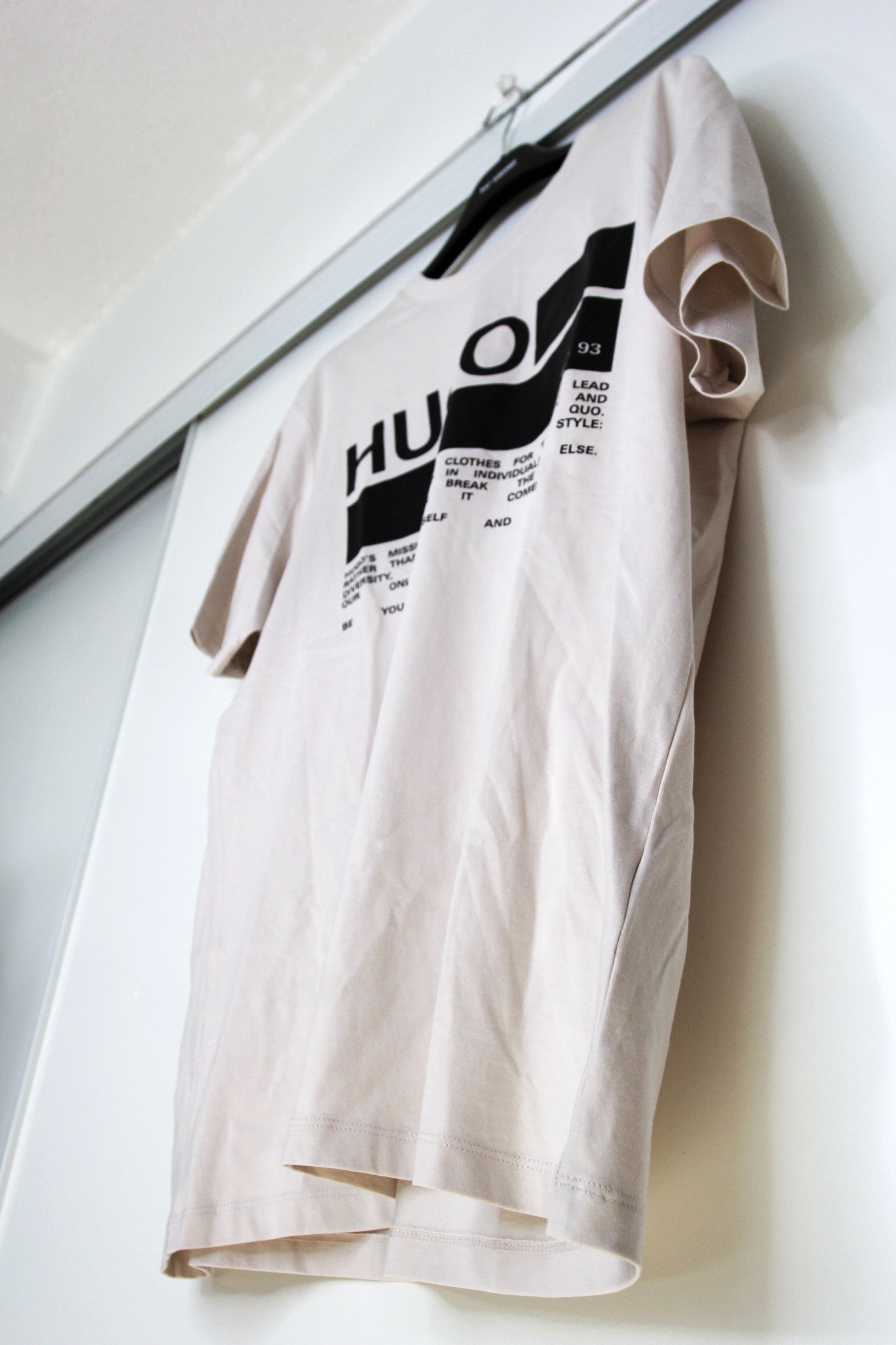 Hugo Boss BNWT AW20 HUGO BOSS DANGR MANIFESTO PRINT I TSHIRT XL Size US XL / EU 56 / 4 - 6 Thumbnail