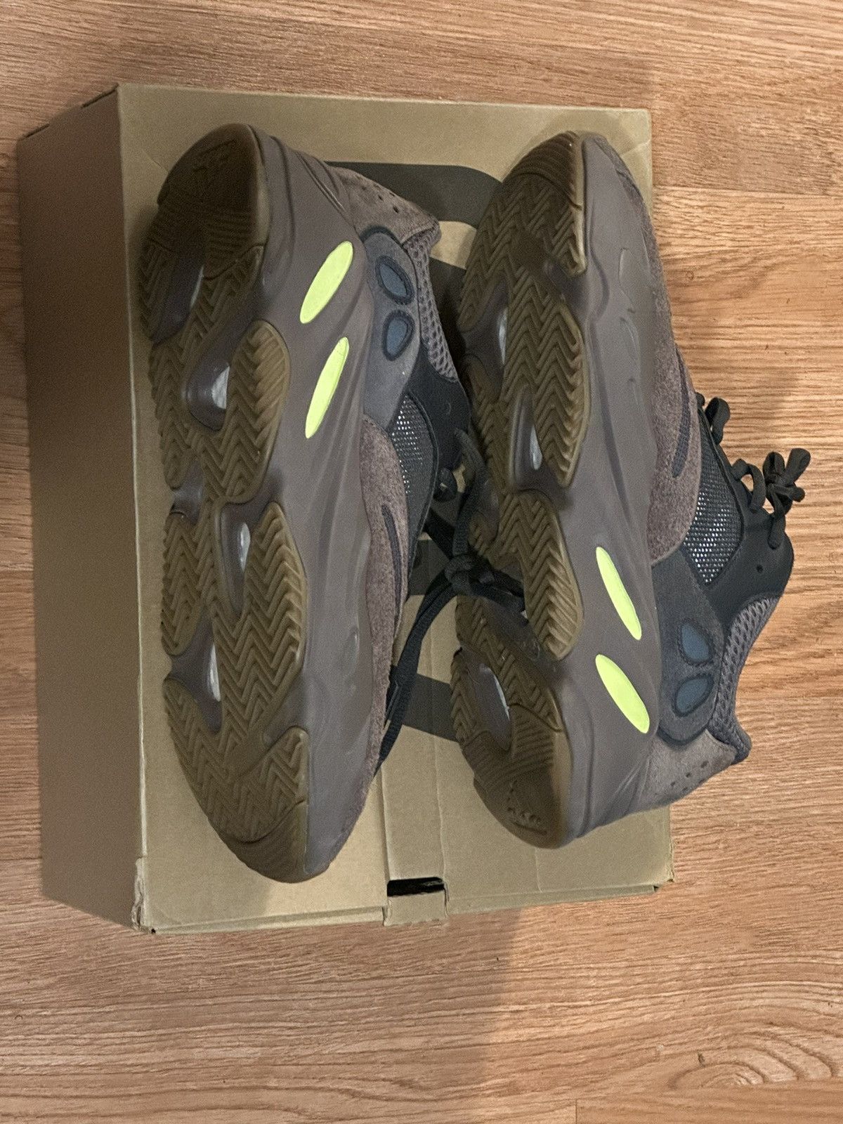 Adidas Mens Yeezy Boost 700 Mauve