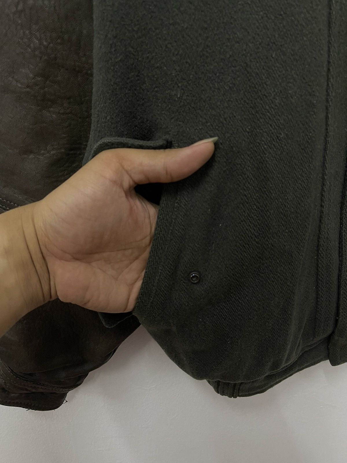 Japanese Brand × Vintage Vintage ixi:z Sleeve Leather Bomber Style Varsity Jacket Size US M / EU 48-50 / 2 - 4 Thumbnail