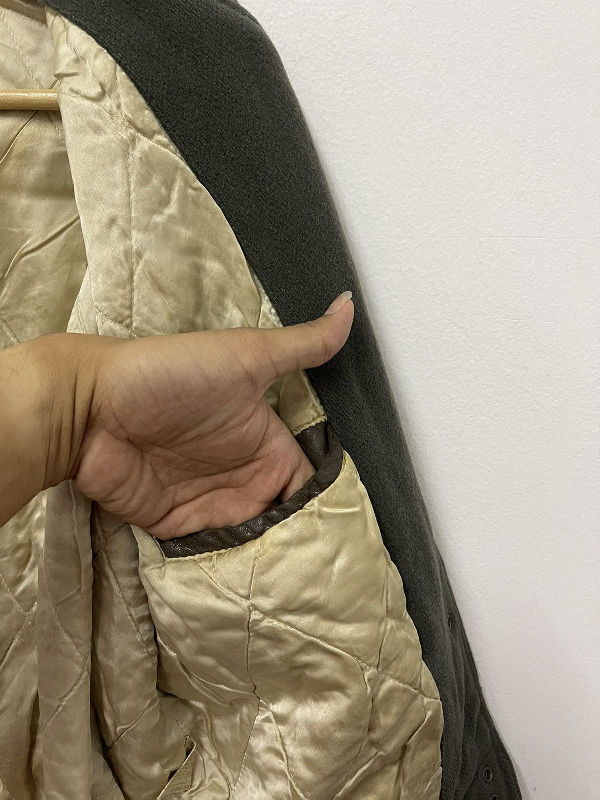 Japanese Brand × Vintage Vintage ixi:z Sleeve Leather Bomber Style Varsity Jacket Size US M / EU 48-50 / 2 - 9 Thumbnail