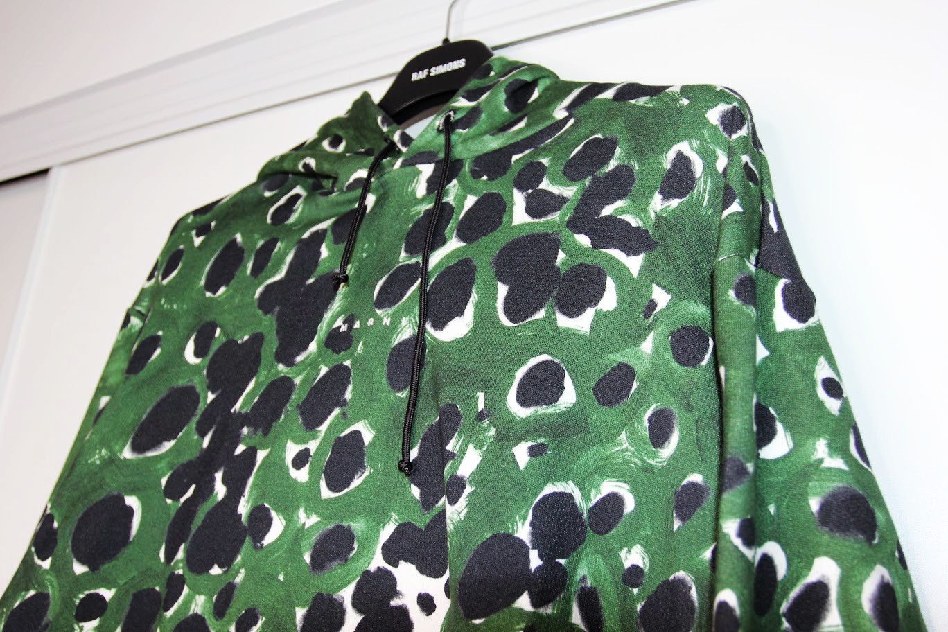 Marni BNWT AW22 MARNI GREEN DOT HOODIE 50 Size US M / EU 48-50 / 2 - 4 Thumbnail