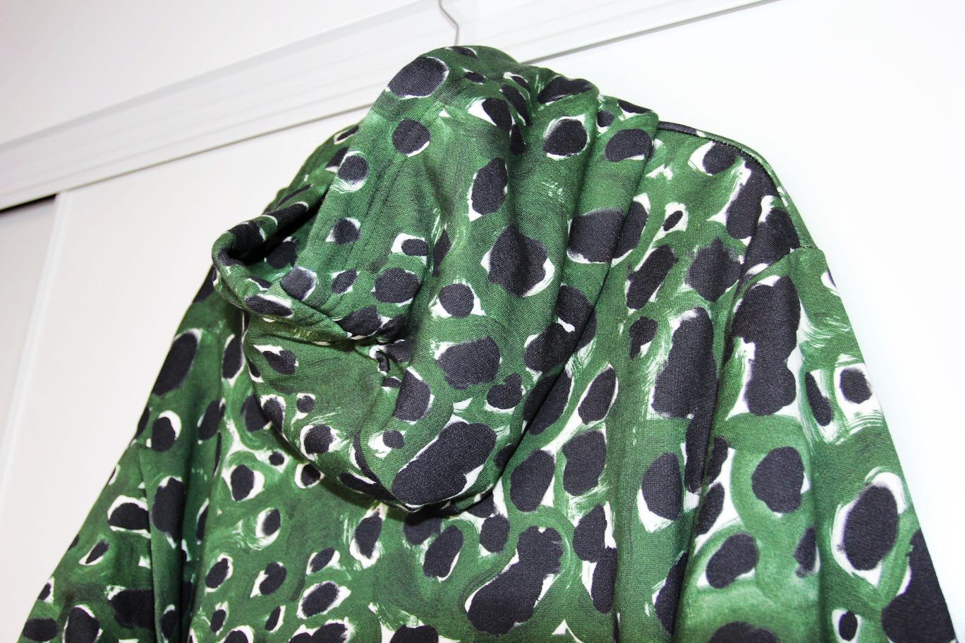 Marni BNWT AW22 MARNI GREEN DOT HOODIE 50 Size US M / EU 48-50 / 2 - 6 Thumbnail