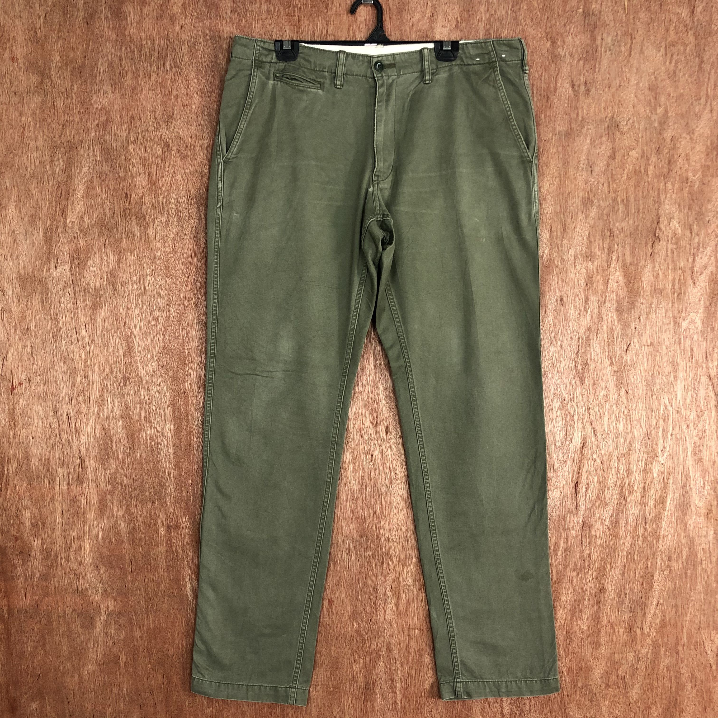 Japanese Brand × Uniqlo UNIQLO Vintage 90s Green Faded Casual Trouser Slack Pant Size US 35 - 1 Thumbnail