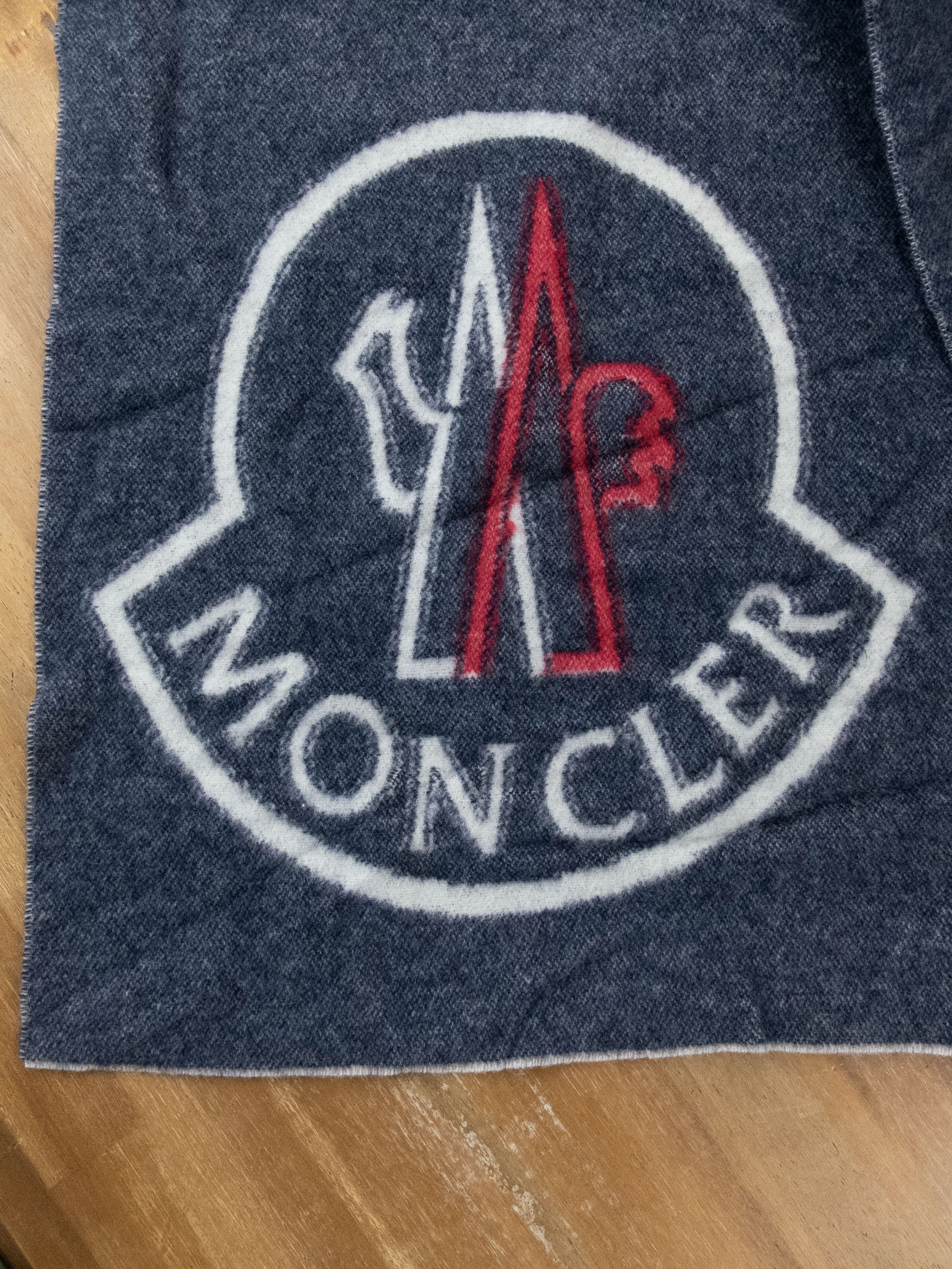 Moncler MONCLER rooster logo print gray blue wool scarf NWT Size ONE SIZE - 2 Thumbnail