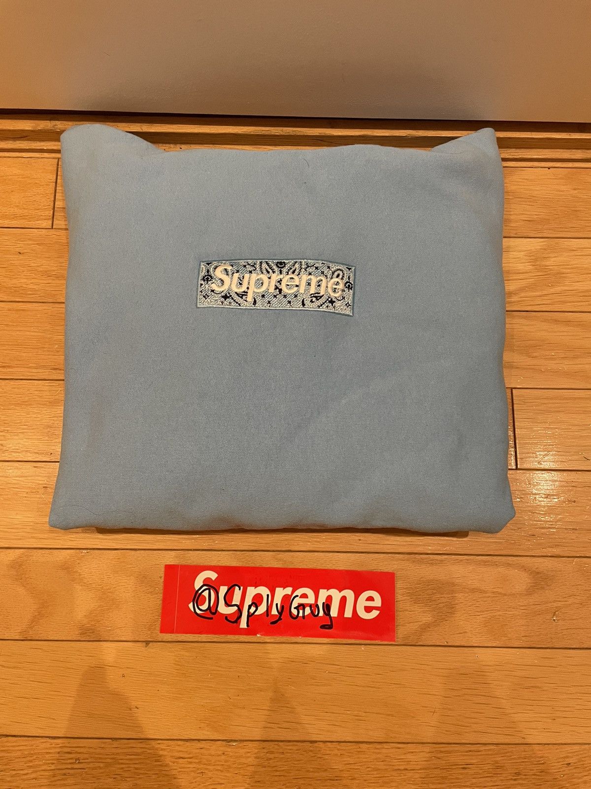 Supreme bandana box hot sale logo baby blue