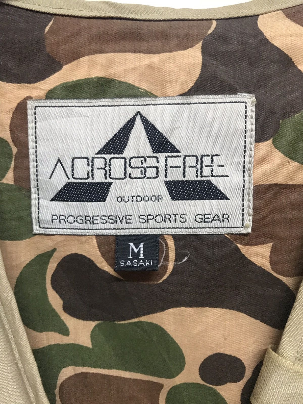 Japanese Brand JAPAN BRAND TACTICAL VEST CAMOUFLAGE INNER RARE Size US M / EU 48-50 / 2 - 5 Thumbnail