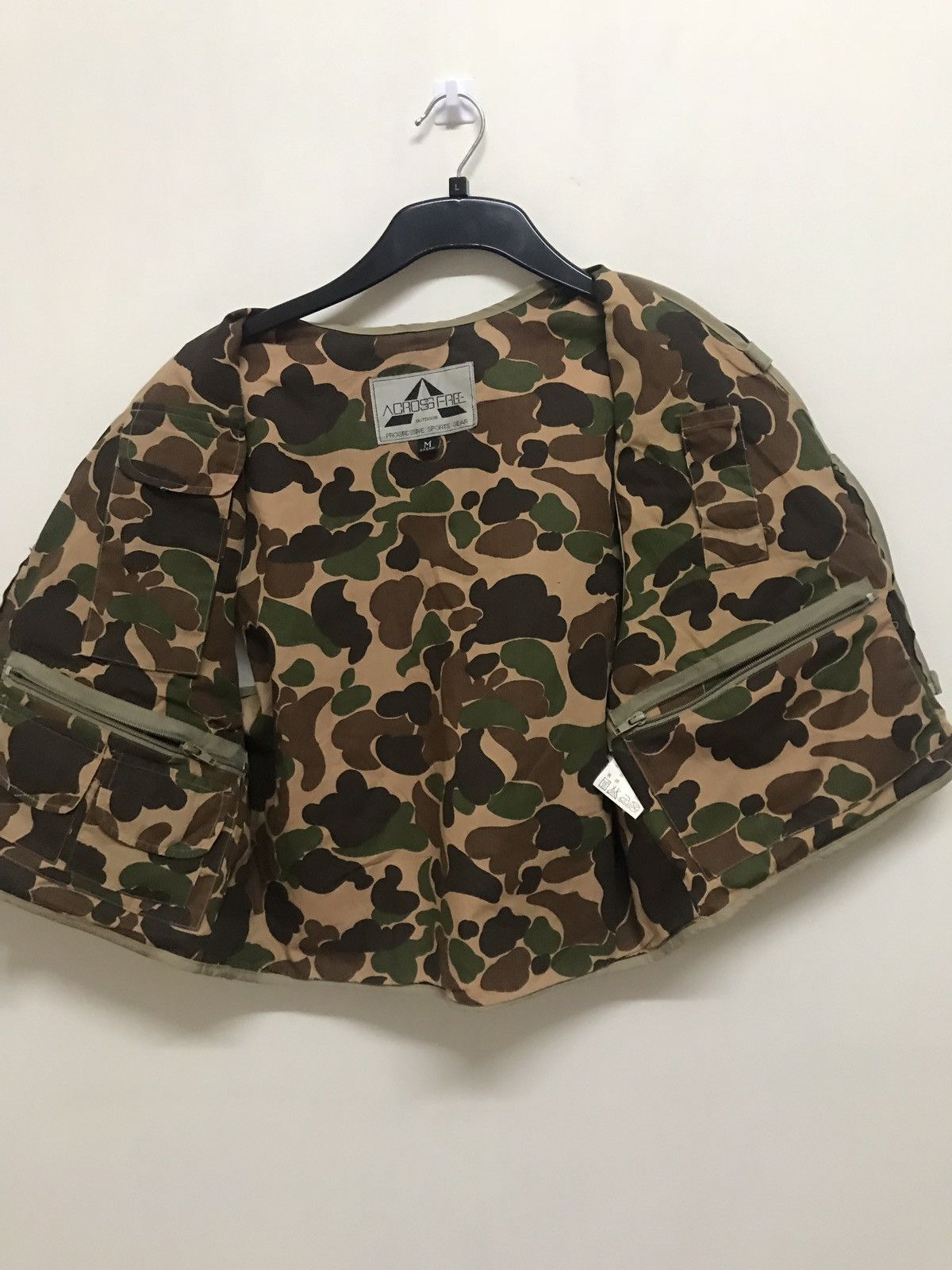 Japanese Brand JAPAN BRAND TACTICAL VEST CAMOUFLAGE INNER RARE Size US M / EU 48-50 / 2 - 7 Thumbnail
