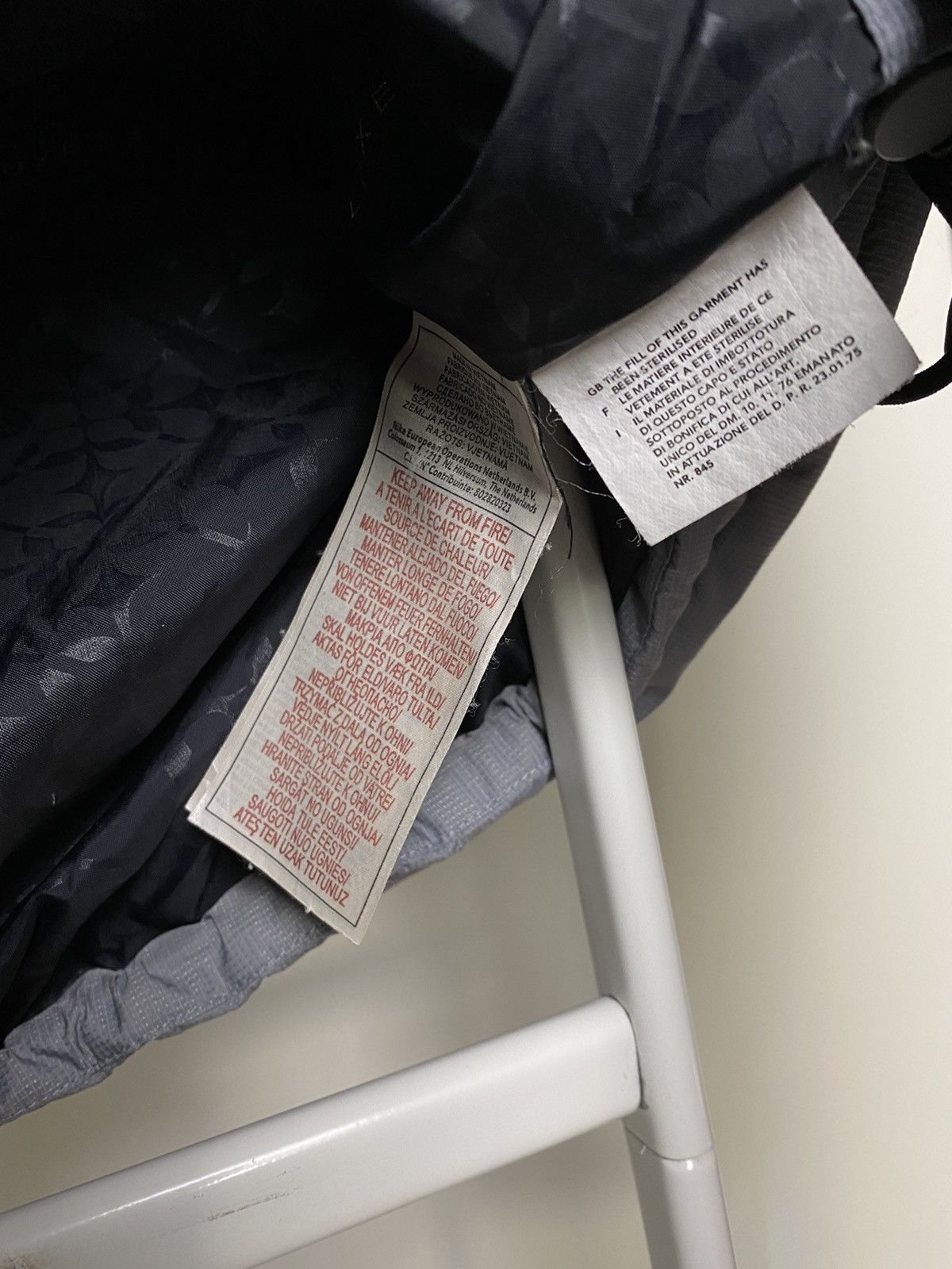 Nike × Vintage Nike vintage grey / black puffer jacket small hex logo 2000s Size US XL / EU 56 / 4 - 8 Thumbnail