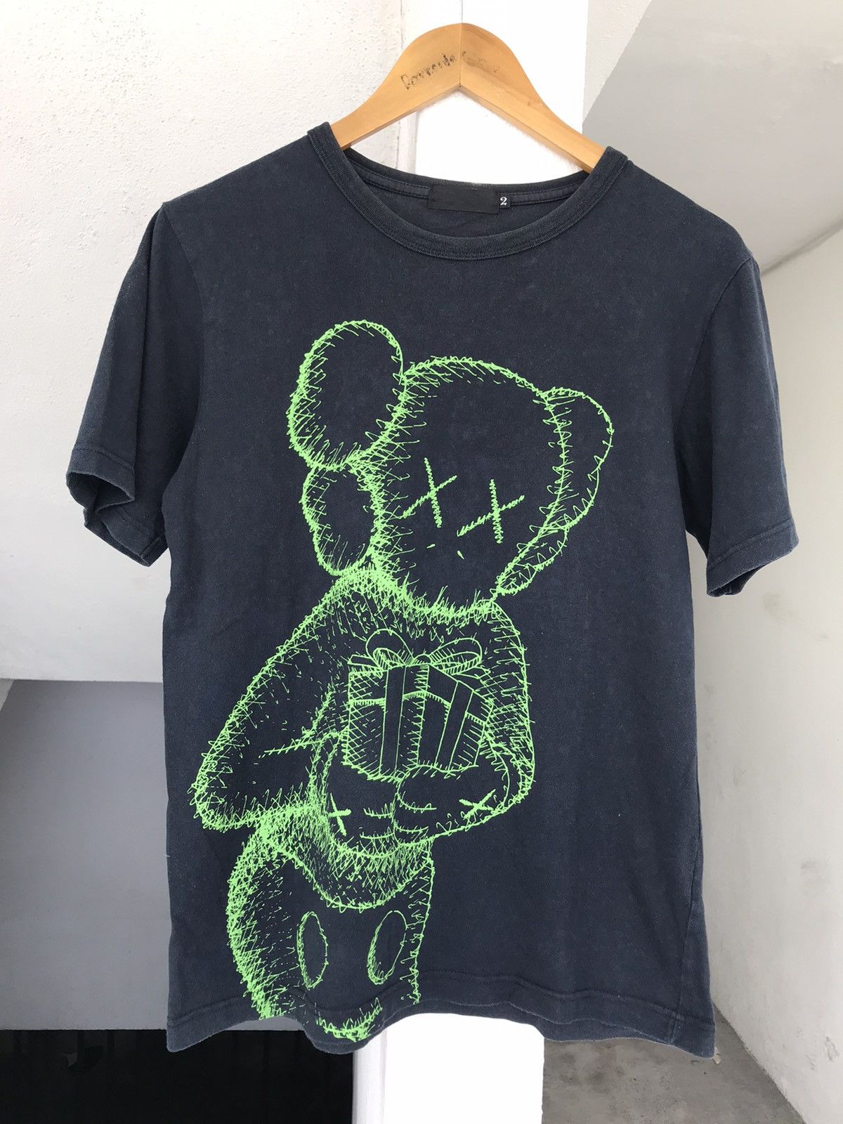 Kaws × Original Fake Originalfake Kaws Tee Size US S / EU 44-46 / 1 - 5 Thumbnail