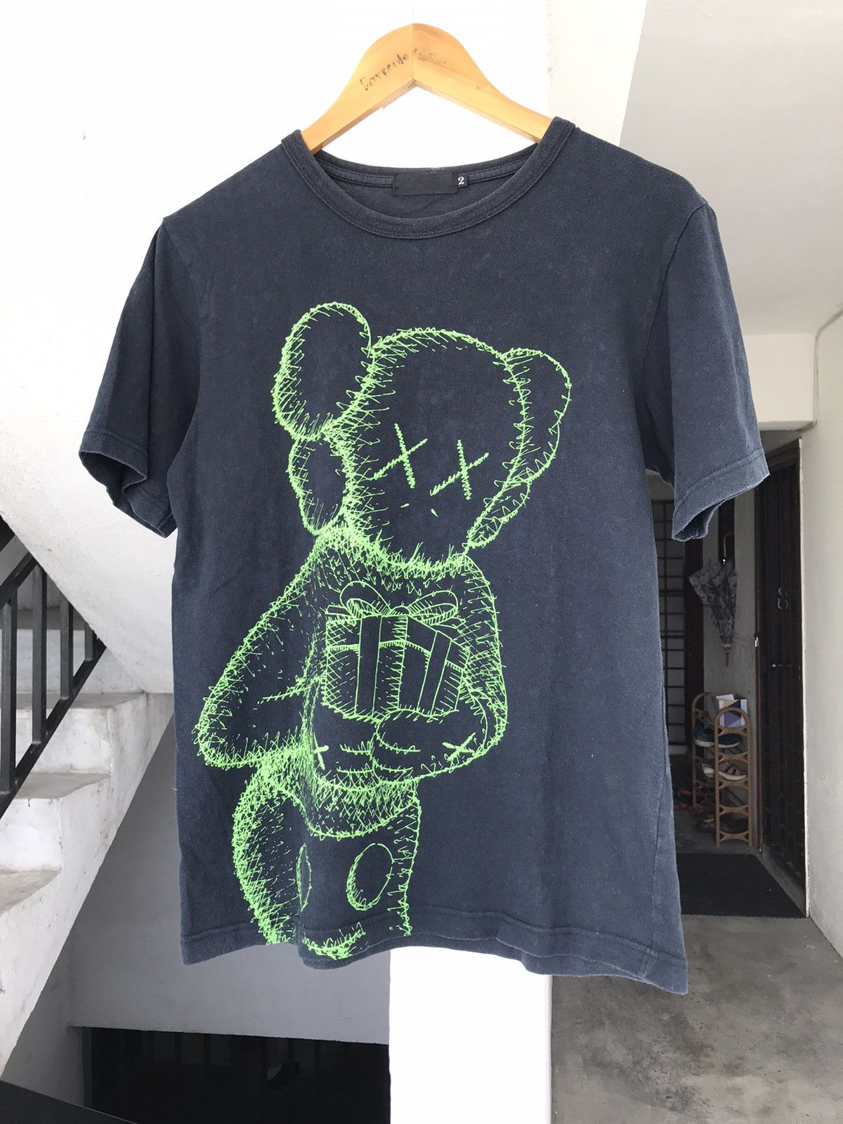 Kaws × Original Fake Originalfake Kaws Tee Size US S / EU 44-46 / 1 - 3 Thumbnail