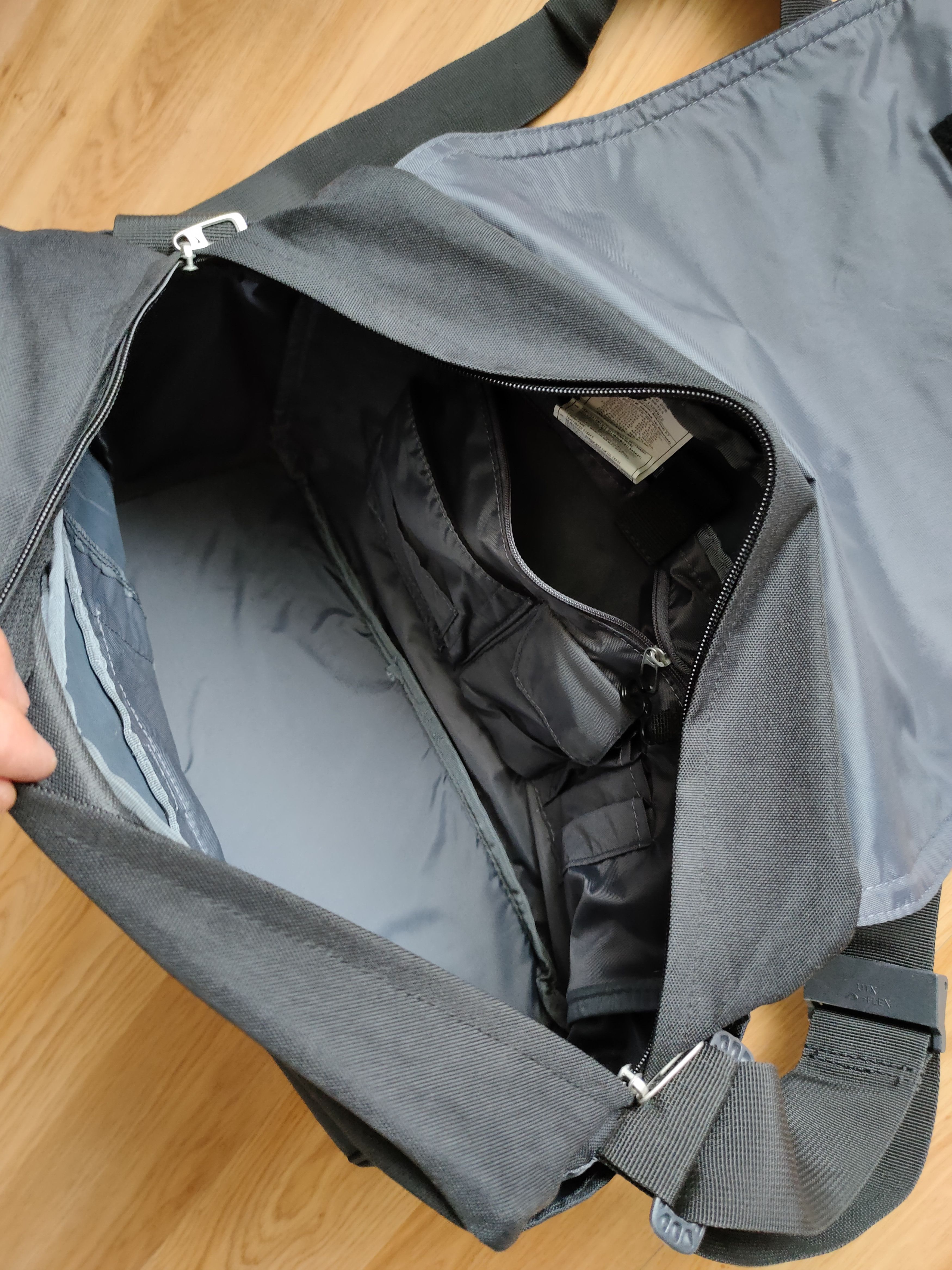 Nike Vintage Y2K Nike Messenger Bag Organizer Shoulder Bag Size ONE SIZE - 11 Thumbnail