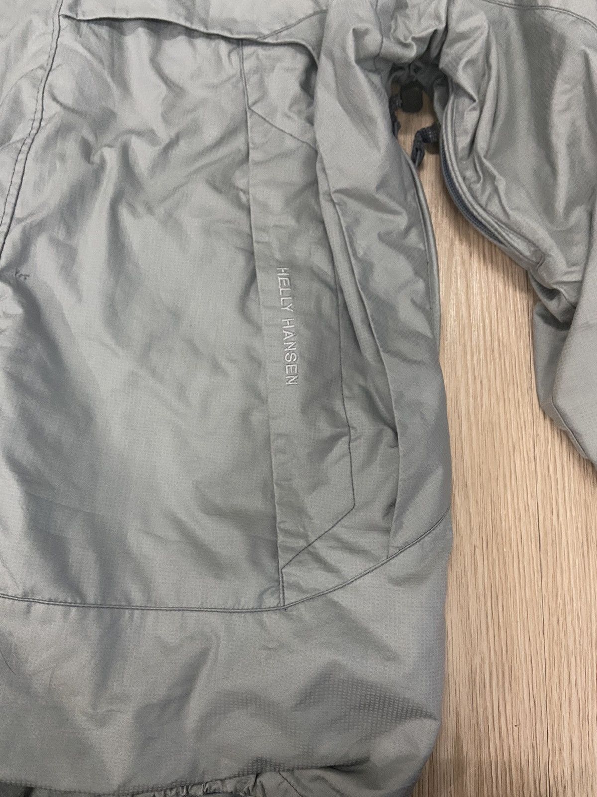 Helly Hansen Helly Hansen waterproof outdoor jacket Size US L / EU 52-54 / 3 - 5 Thumbnail