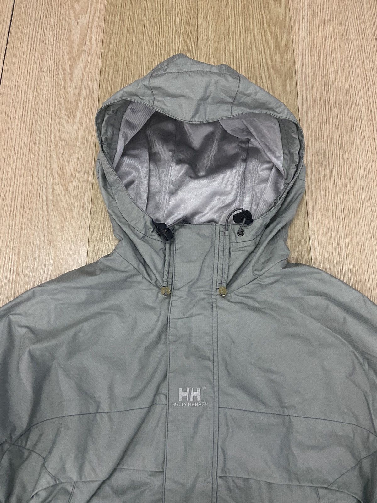 Helly Hansen Helly Hansen waterproof outdoor jacket Size US L / EU 52-54 / 3 - 4 Thumbnail