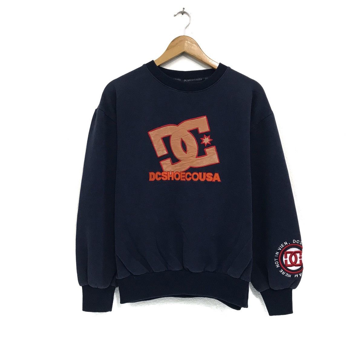 DC × Japanese Brand Vintage DCSHOECOUSA Sweatshirt Crewneck Biglogo Embroidery Size US M / EU 48-50 / 2 - 1 Thumbnail