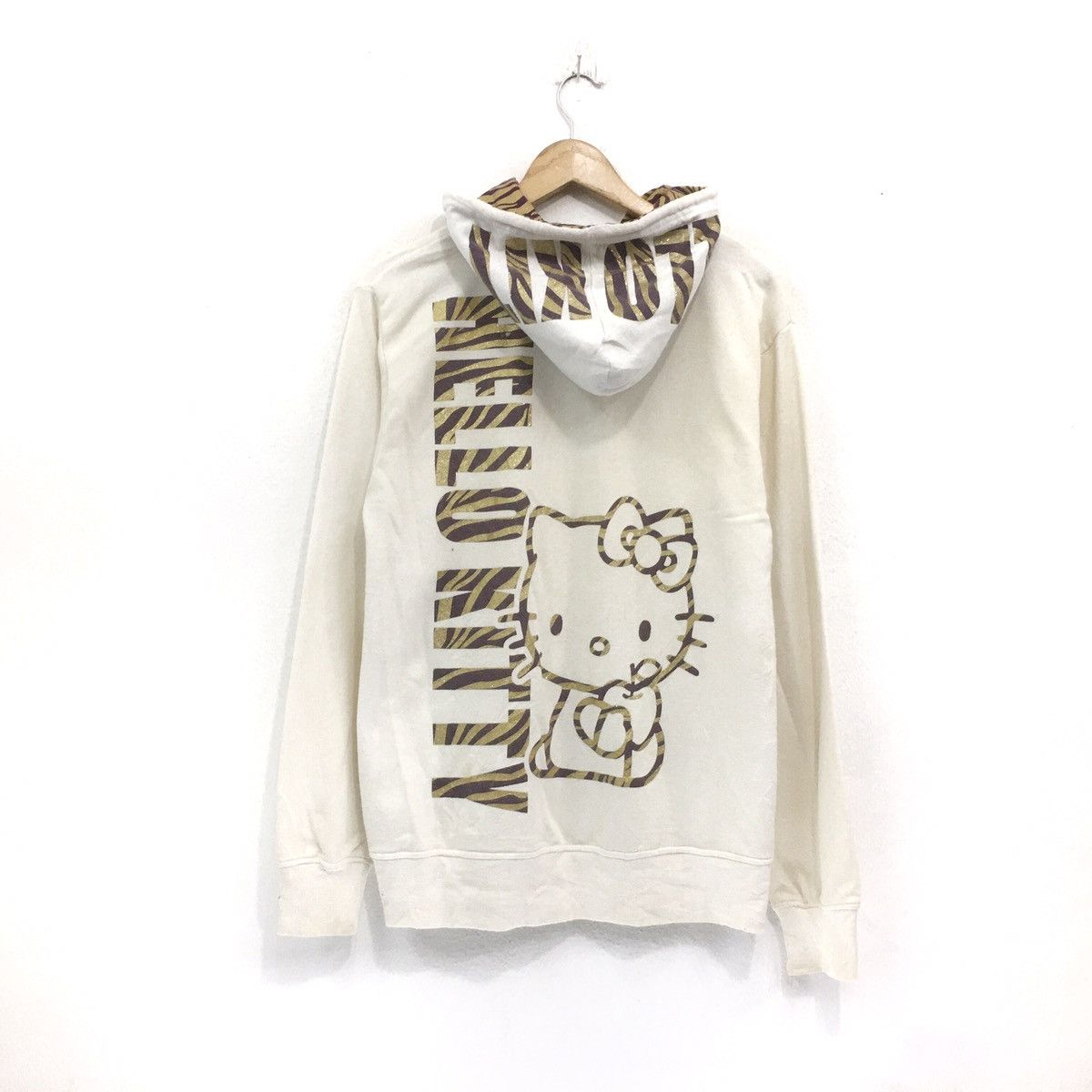 Cartoon Network × Disney Hello Kitty Sweatshirt Hoodie Big Logo Hello Kitty Sweater Size US M / EU 48-50 / 2 - 1 Thumbnail