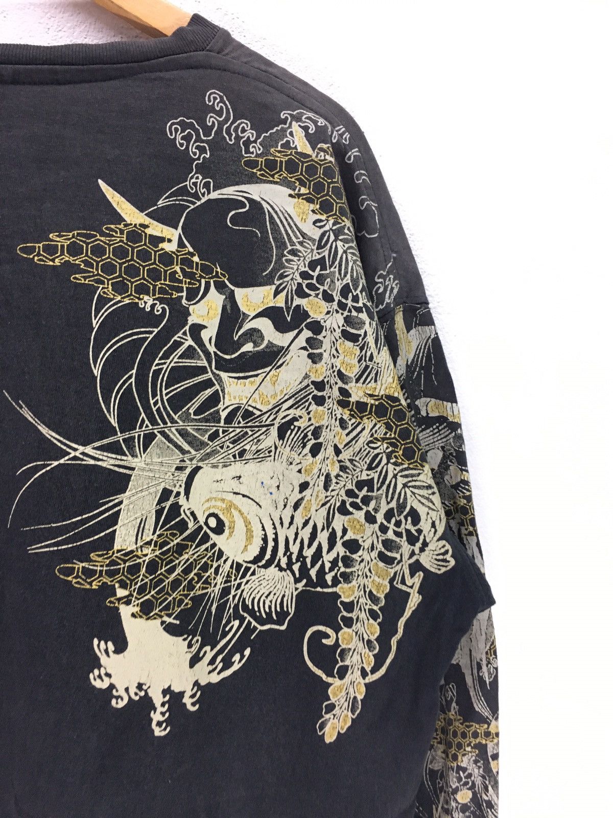 Japanese Brand Vintage Sukajan Fish Koi Motif Long Sleeve T-shirt Karakuri Size US L / EU 52-54 / 3 - 4 Thumbnail