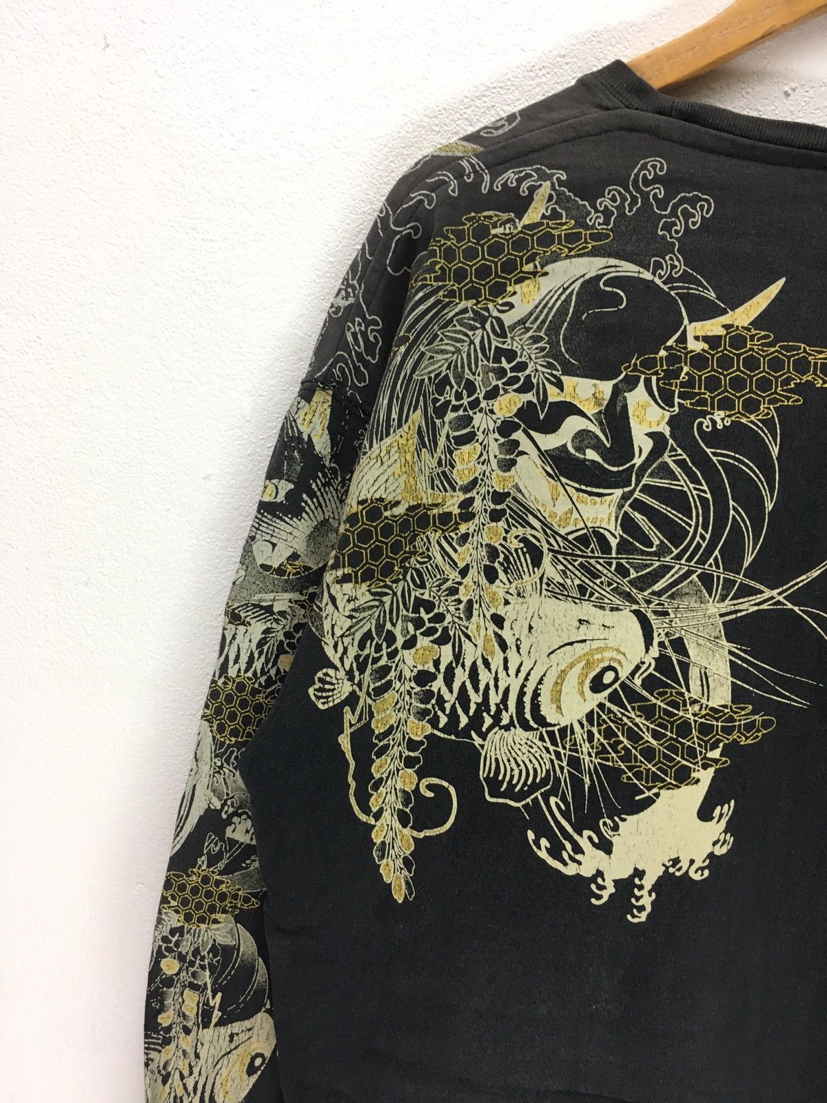Japanese Brand Vintage Sukajan Fish Koi Motif Long Sleeve T-shirt Karakuri Size US L / EU 52-54 / 3 - 5 Thumbnail