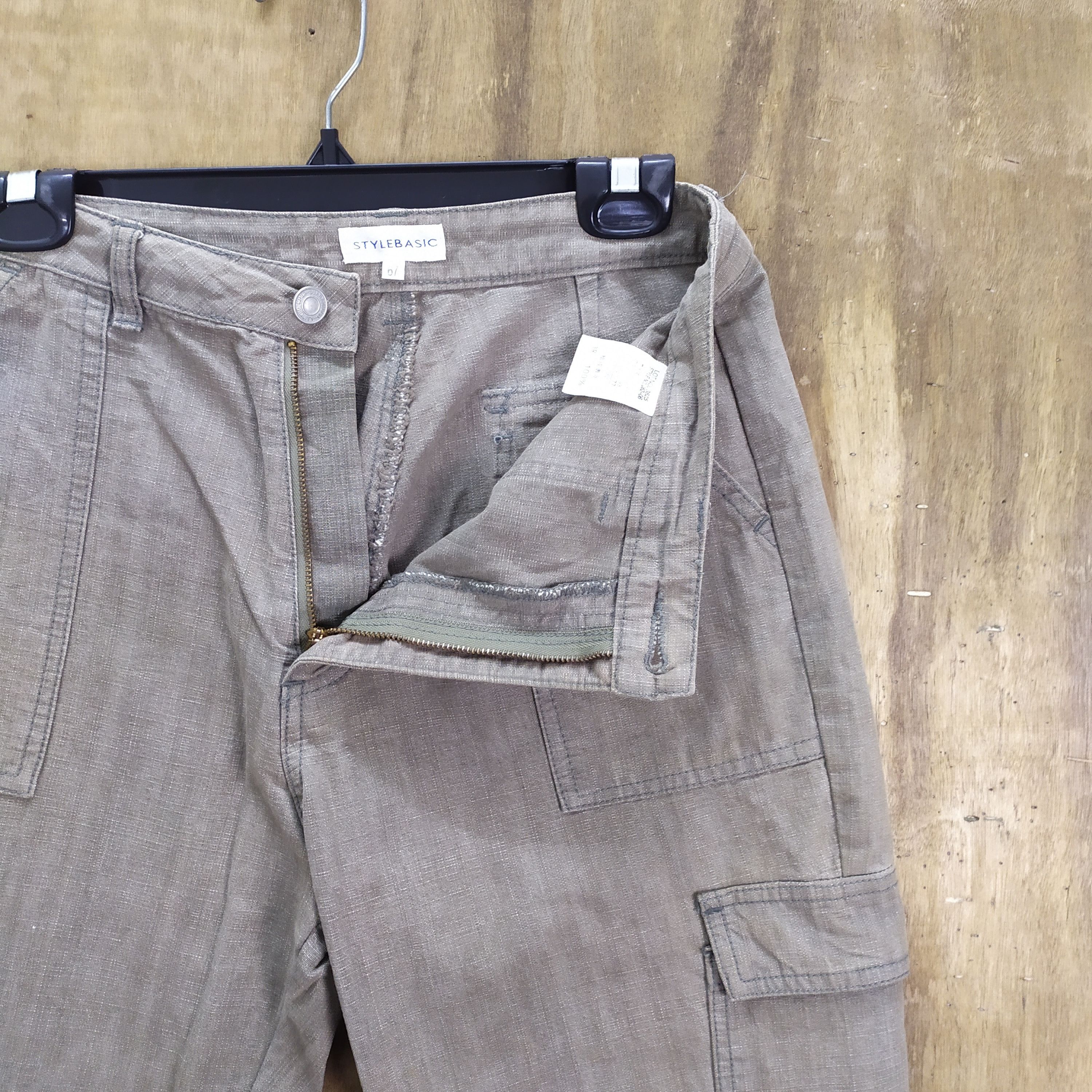 Japanese Brand STYLE BASIC FLARE CARGO PANTS Size US 27 - 20 Thumbnail