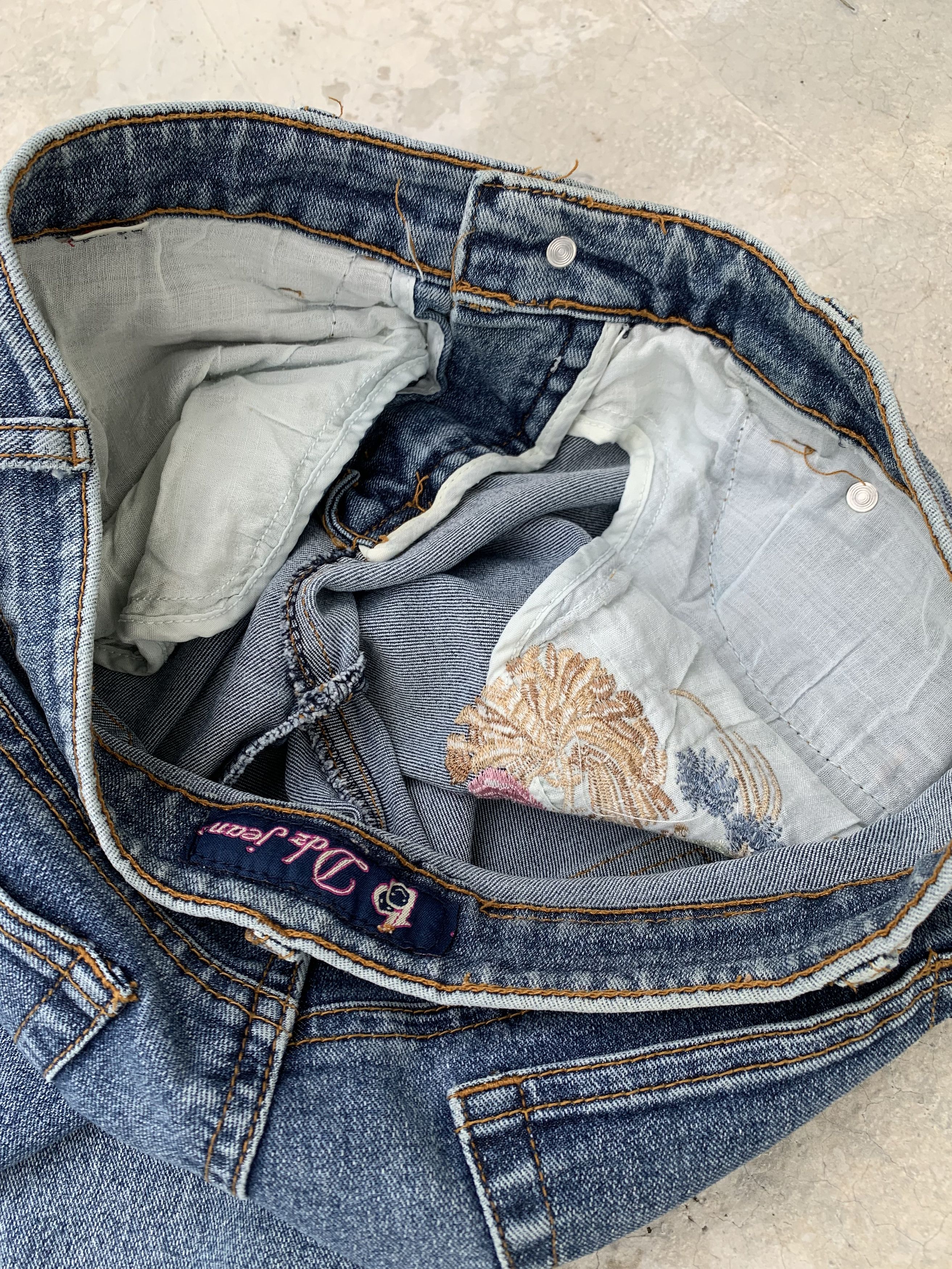 Japanese Brand Vintage DDZ Embroidered Flower Light Denim Jeans Stretchable Size 27" / US 4 / IT 40 - 15 Thumbnail