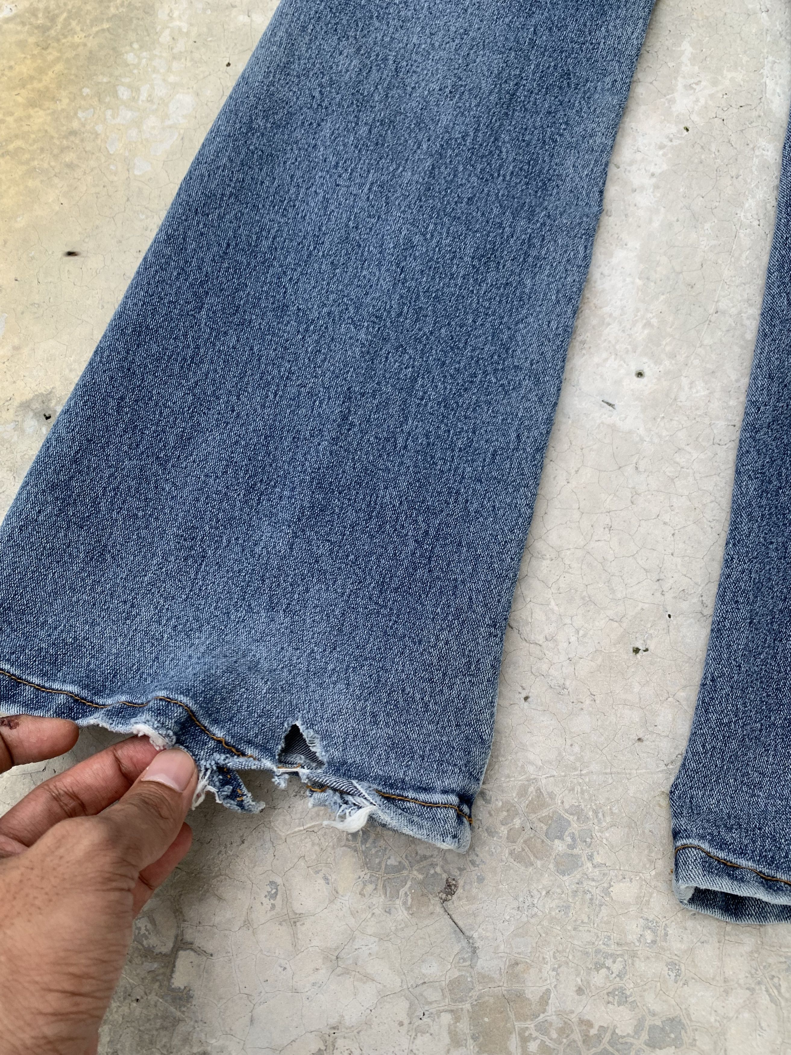 Japanese Brand Vintage DDZ Embroidered Flower Light Denim Jeans Stretchable Size 27" / US 4 / IT 40 - 14 Thumbnail