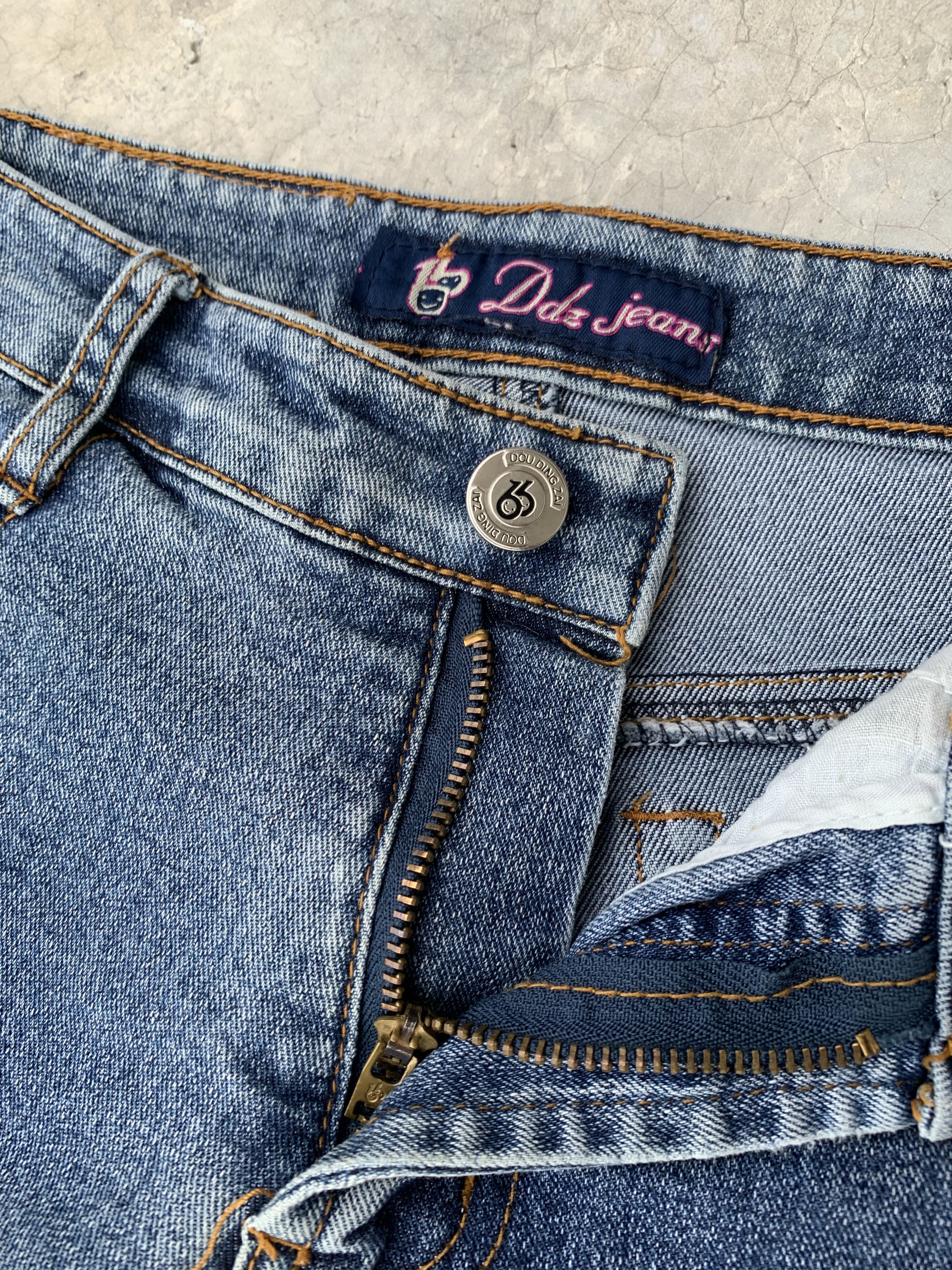 Japanese Brand Vintage DDZ Embroidered Flower Light Denim Jeans Stretchable Size 27" / US 4 / IT 40 - 12 Thumbnail