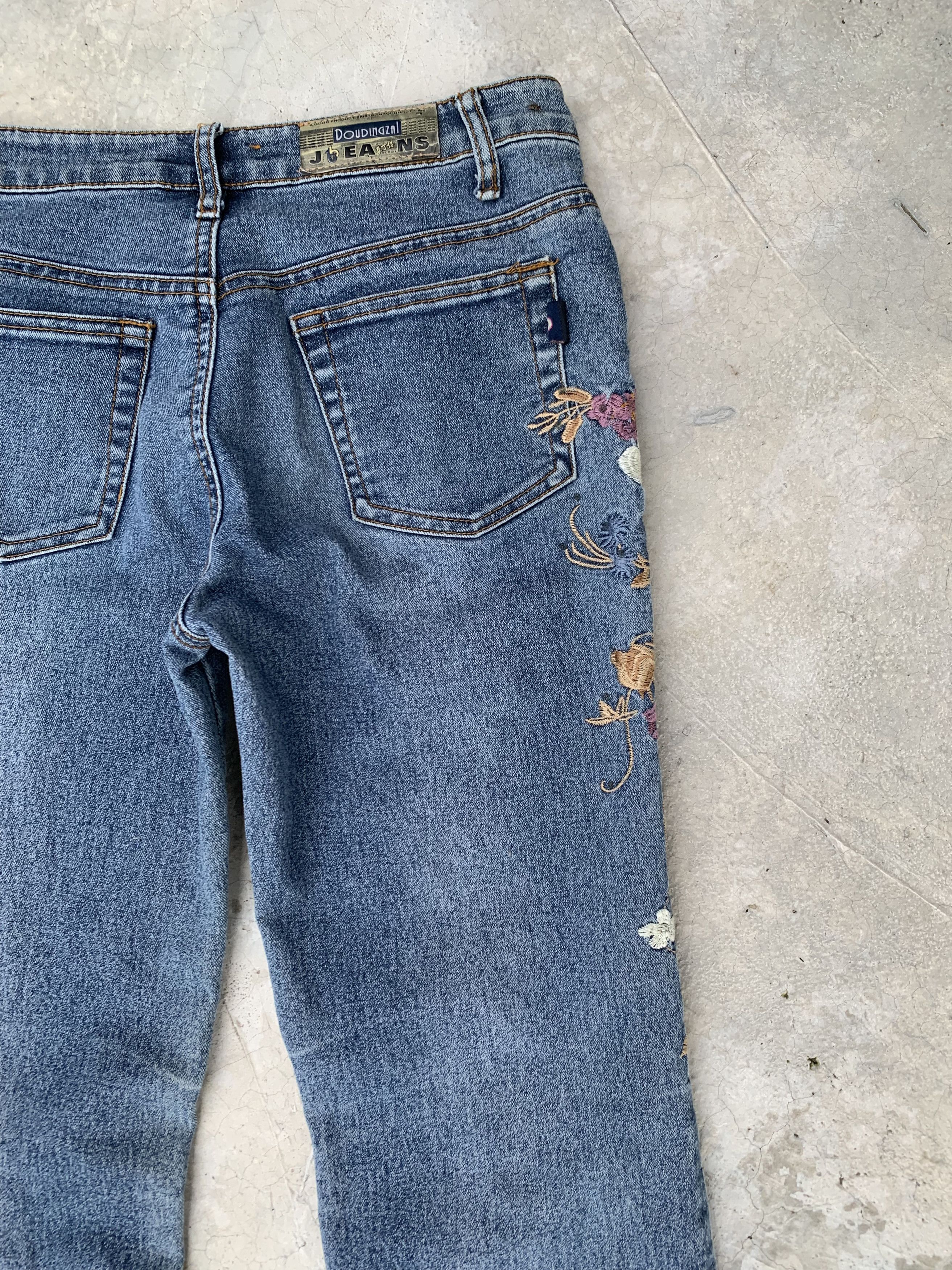Japanese Brand Vintage DDZ Embroidered Flower Light Denim Jeans Stretchable Size 27" / US 4 / IT 40 - 13 Thumbnail
